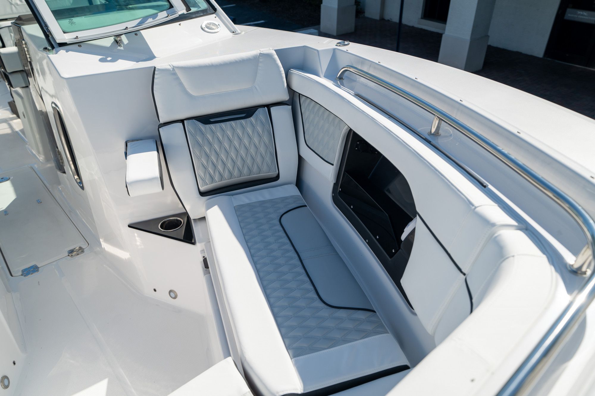 2024 Blackfin 302 DC - 52