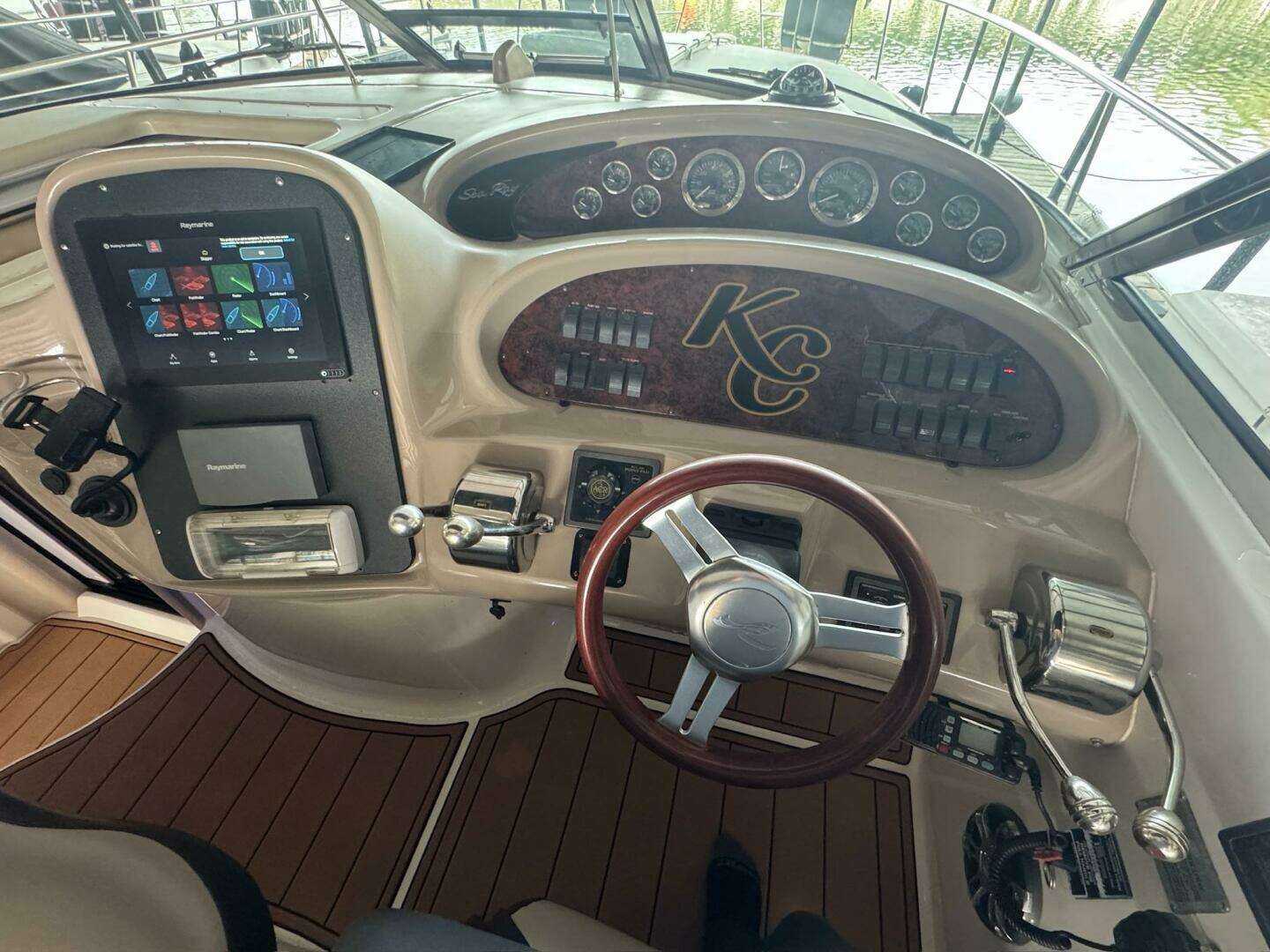 2002 Sea Ray 380 Sundancer - Image 29
