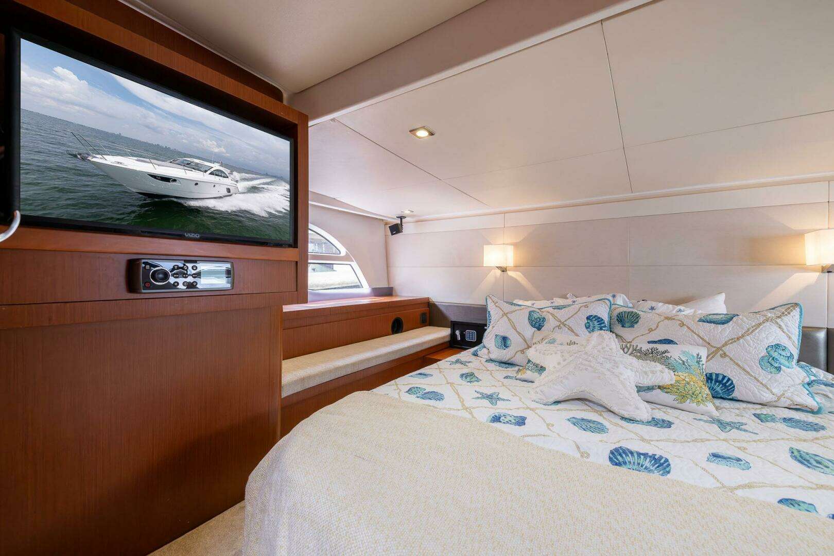2014 Beneteau Gran Turismo 44 - Image 20