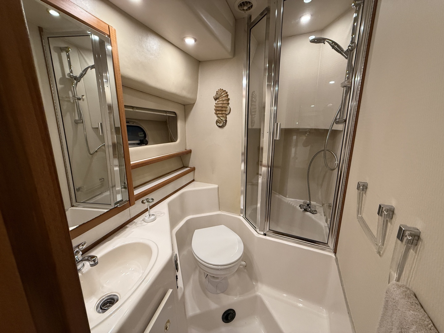 1998 Bayliner 4788 - Image 41