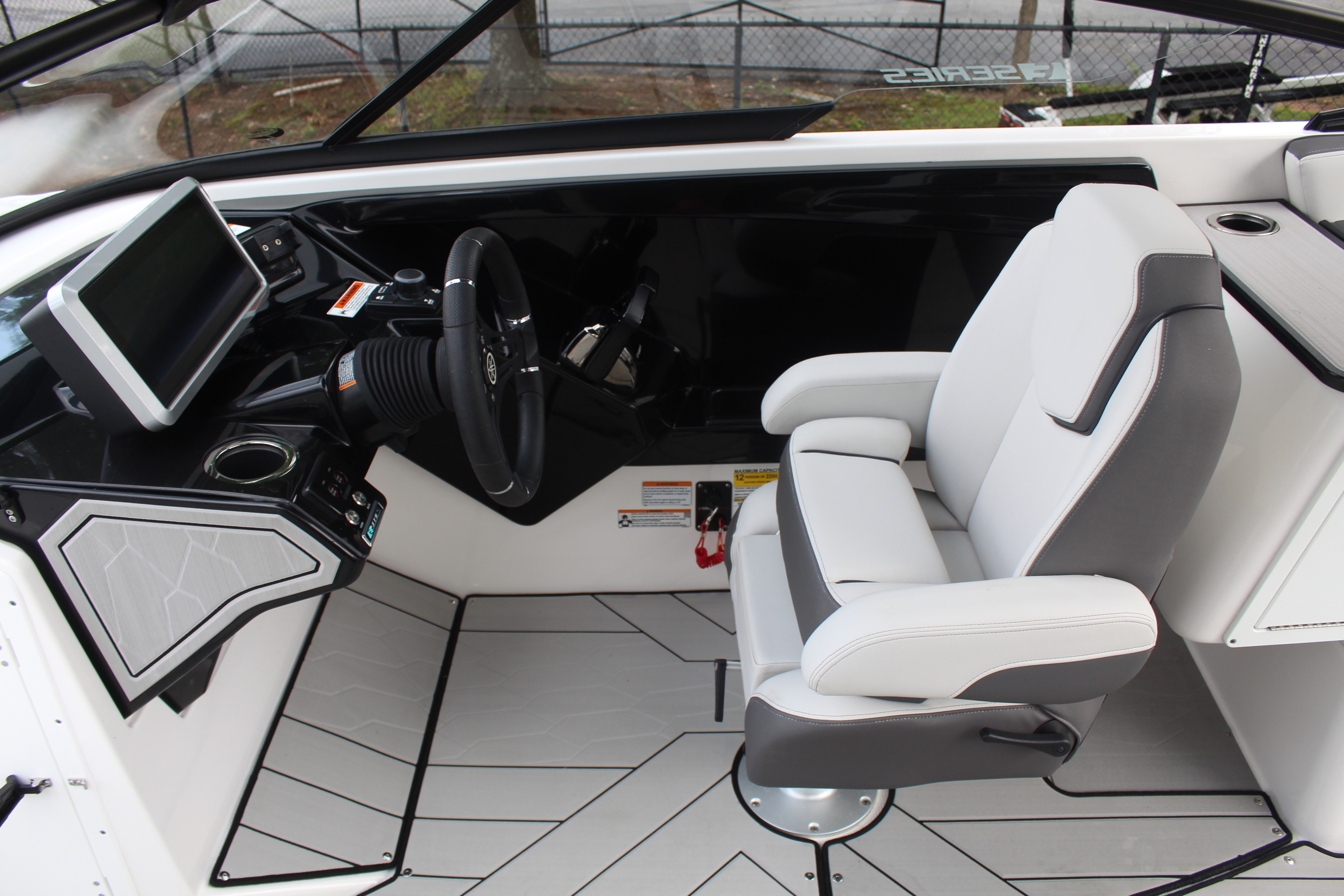 2022 Yamaha Boats 252XE - 10