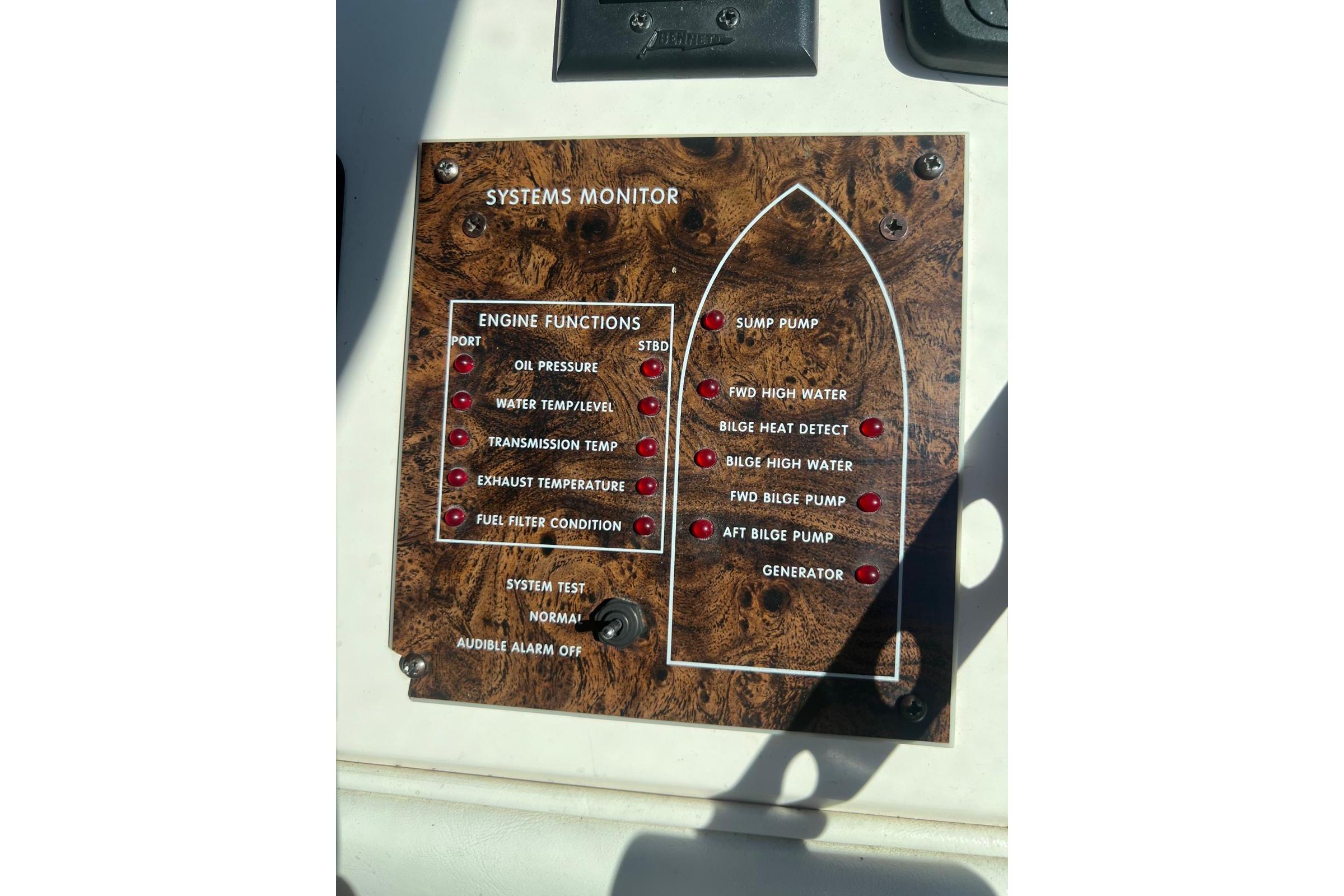 1997 Sea Ray 500 Sundancer systems monitor panel with engine and bilge indicators.