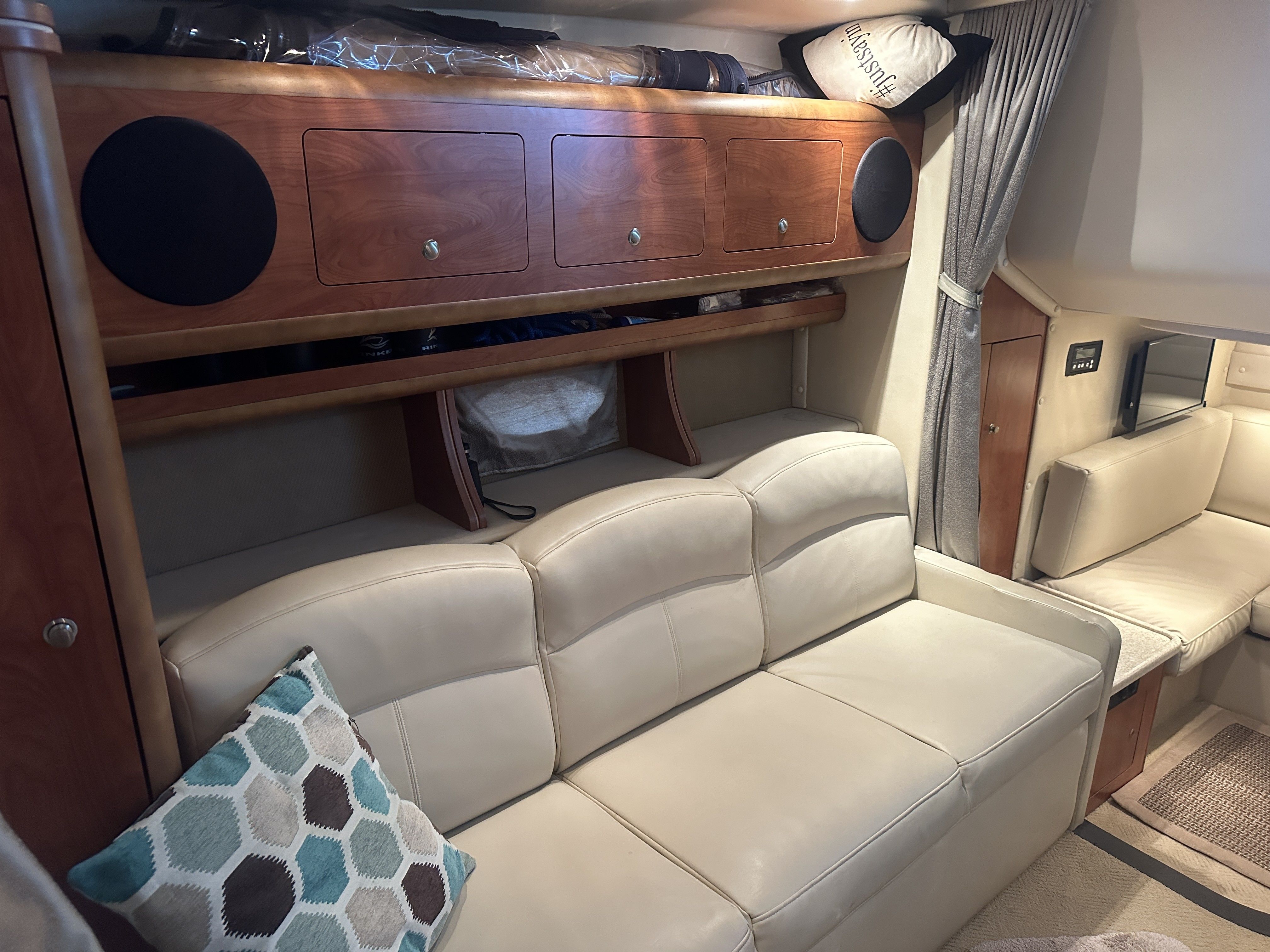 2008 Rinker 330 Express Cruiser - 8