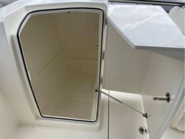 2025 Cobia 220 Dual Console - 20