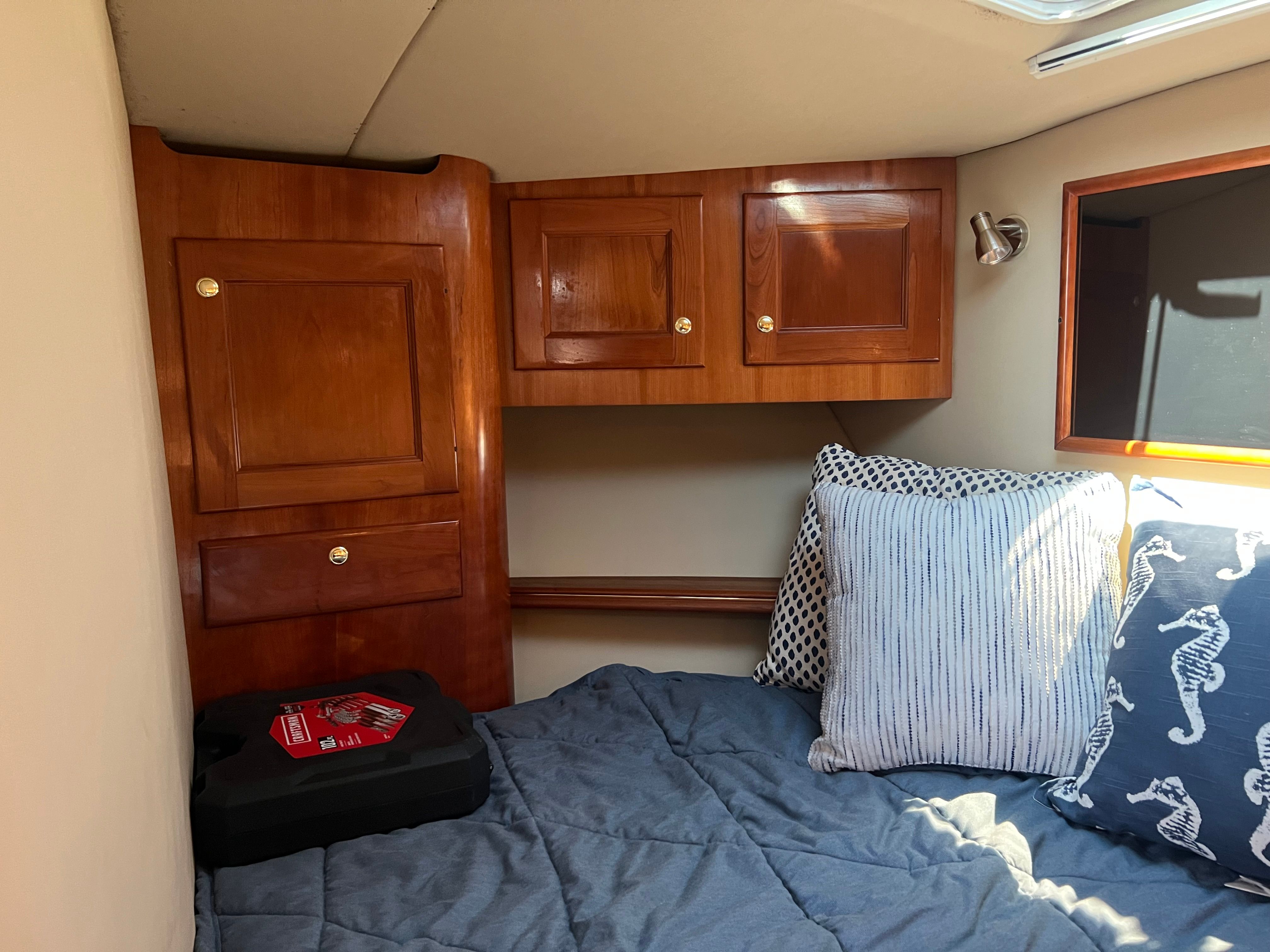 2004 Rampage 38 Express - 25