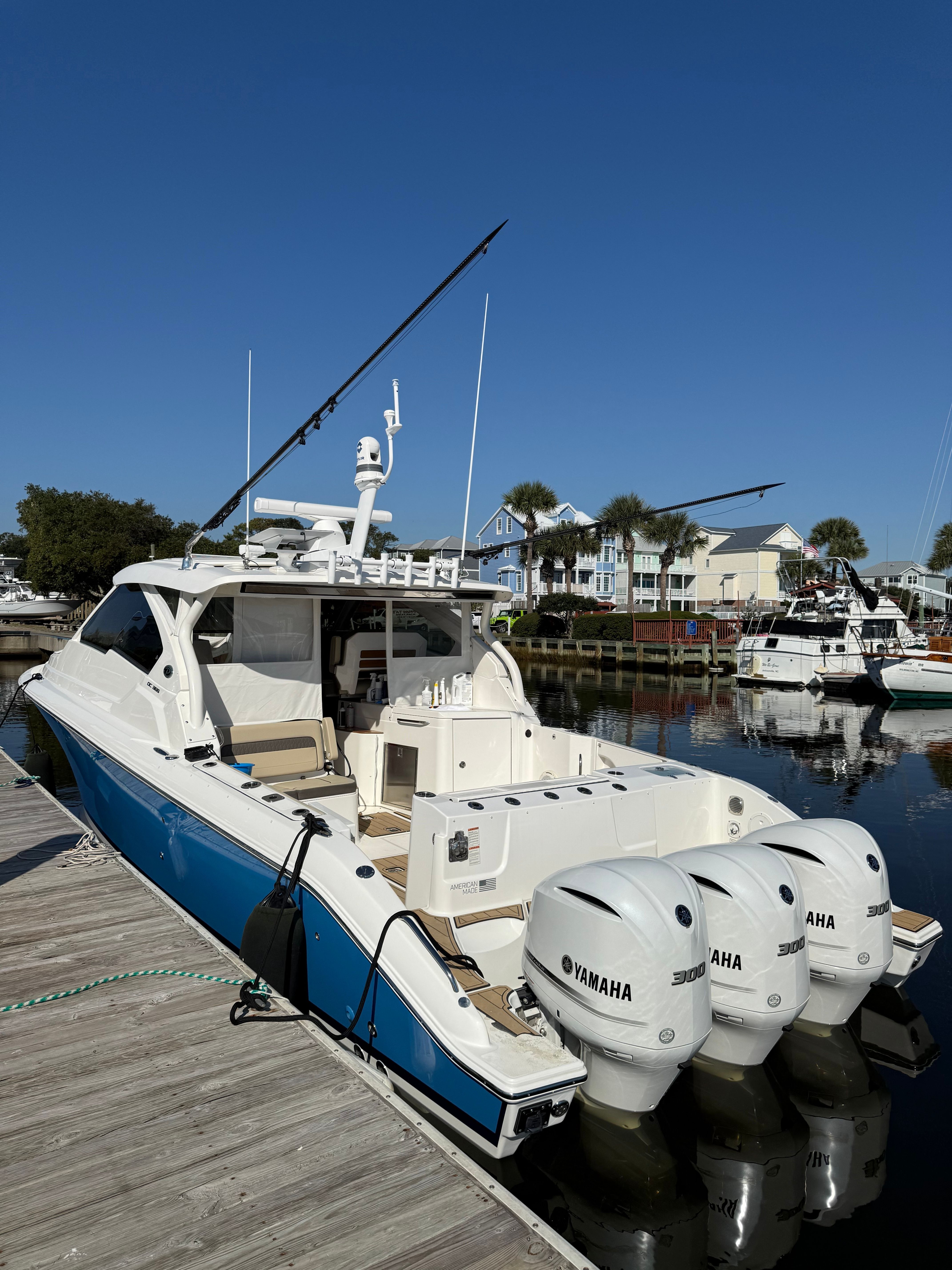 2020 Pursuit DC 365 Dual Console - 3