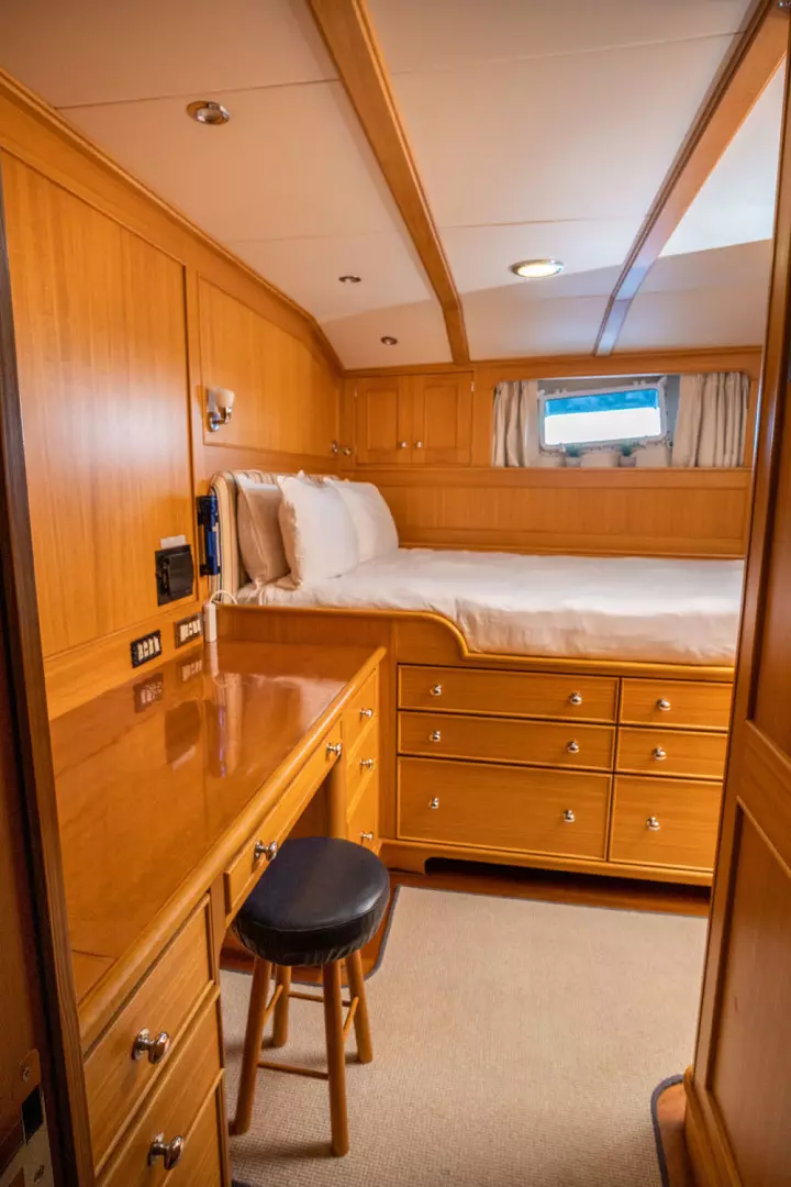 1999 Palmer Johnson Motor Yacht - Image 32
