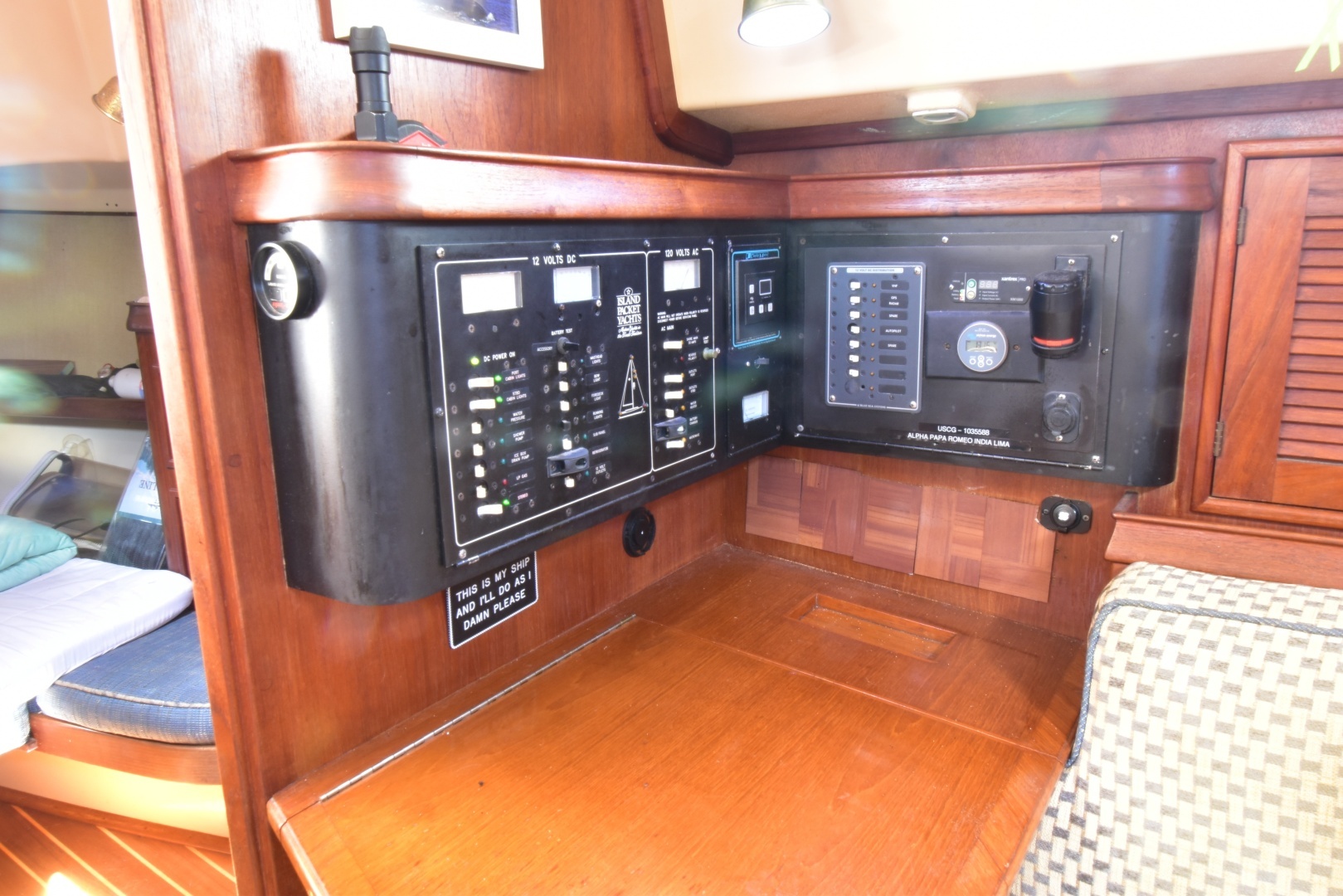 1995 Island Packet — - Image 9