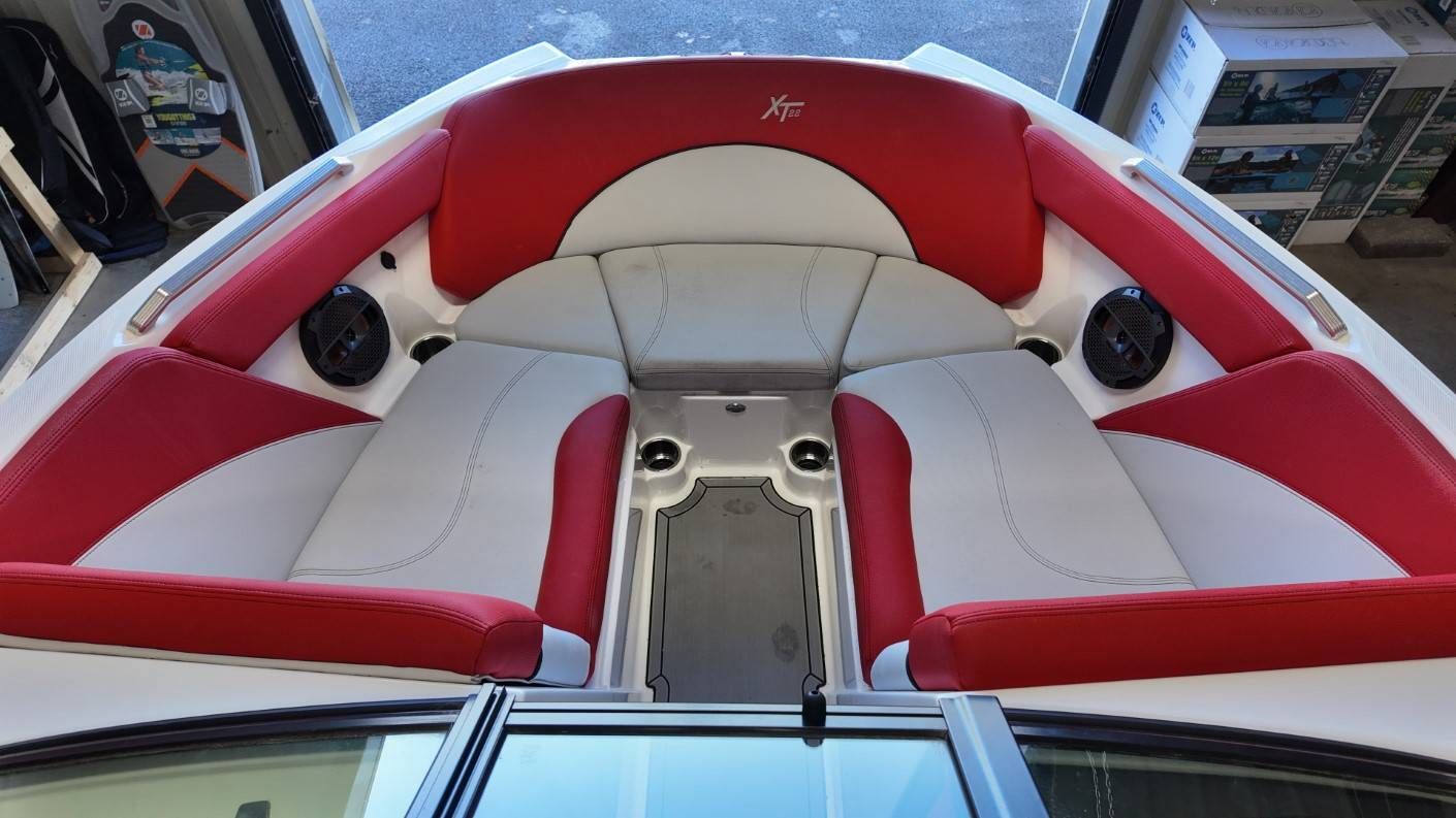 2021 MasterCraft XT22 - 9