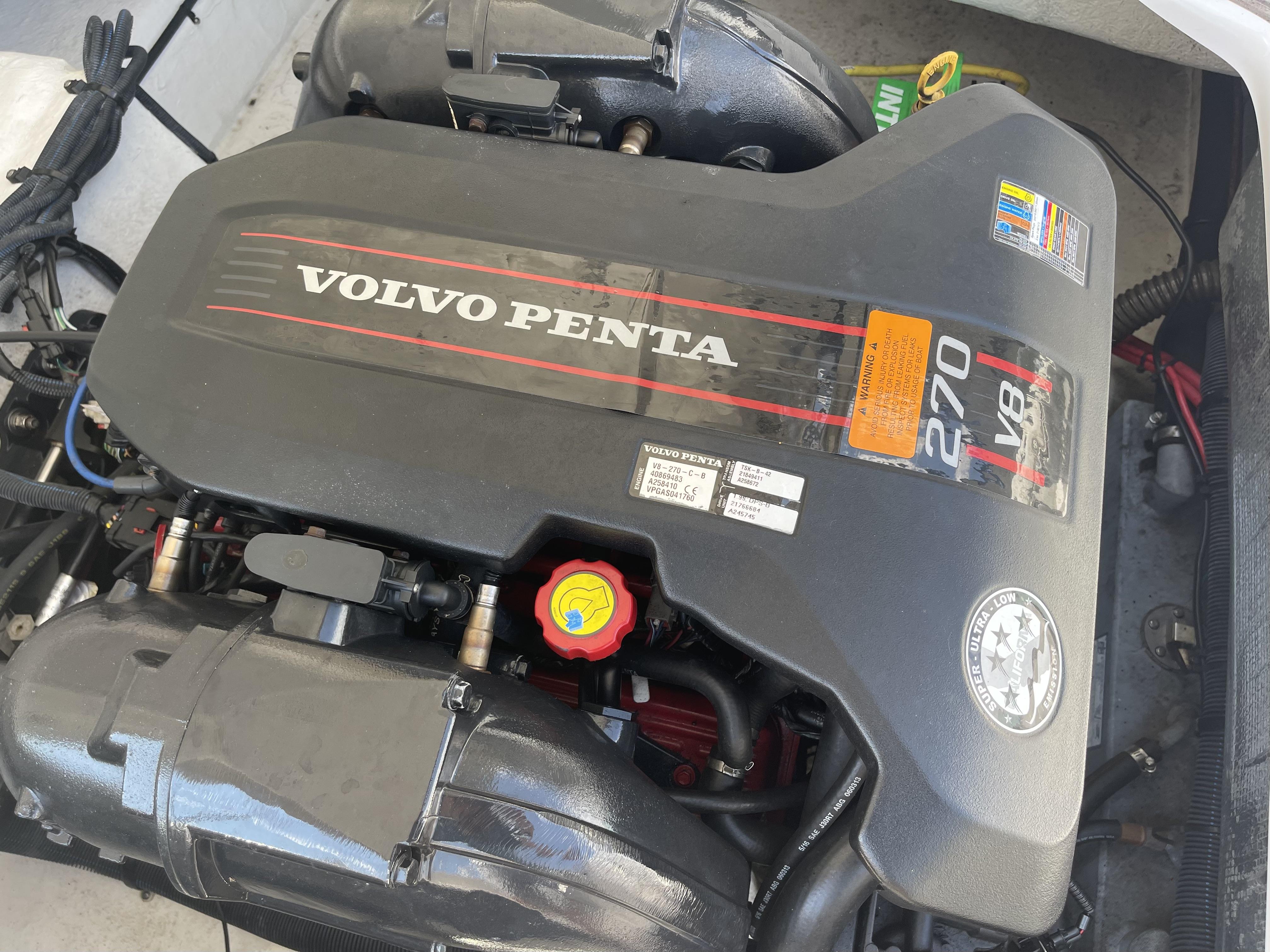 Volvo Penta 270 V8 engine in 2014 Chaparral Sunesta 224 boat.