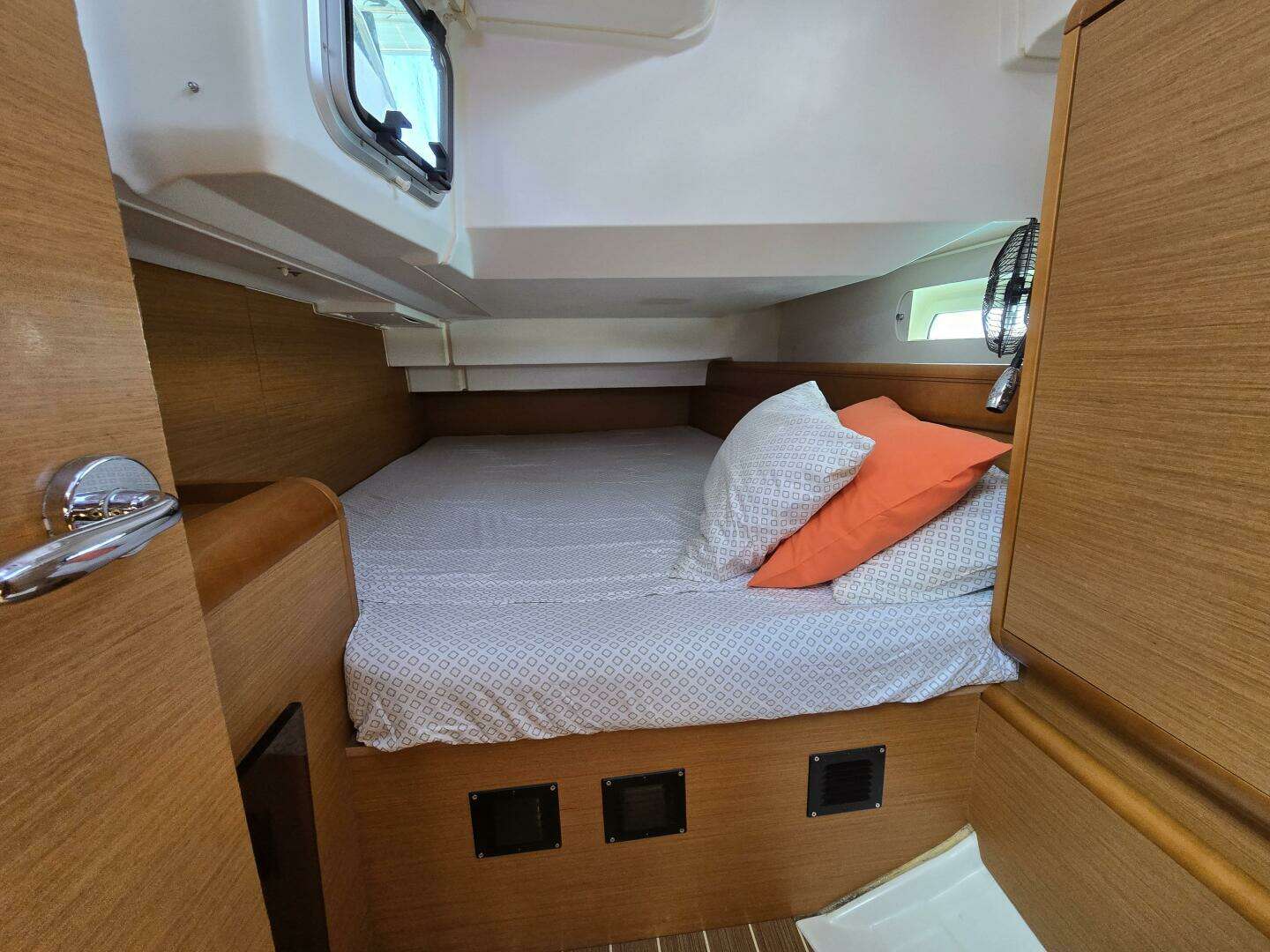 2013 Jeanneau Sun Odyssey 409 - Image 16