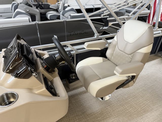 2026 Tahoe Sport - 23 FT Cruise - 4