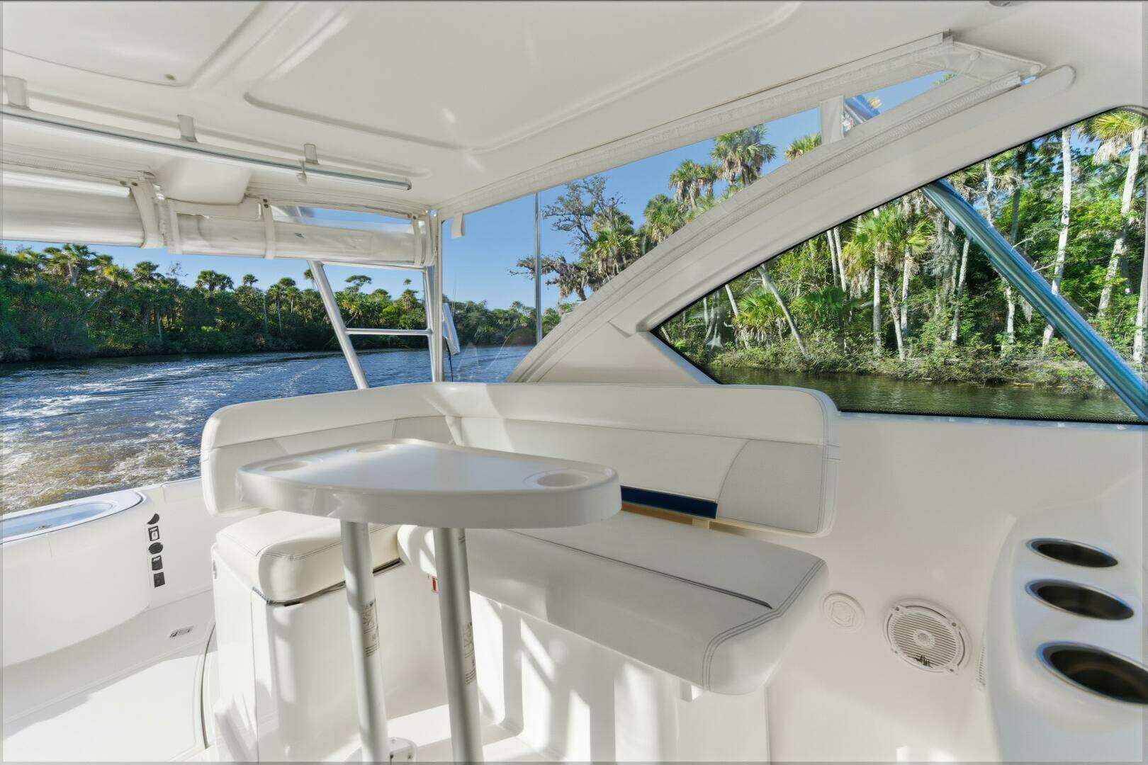 2011 Tiara Yachts 3100 Open - Image 18