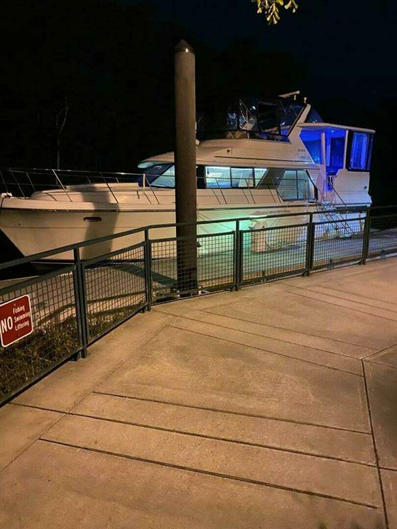 1995 Carver 440 Aft Cabin - Image 71