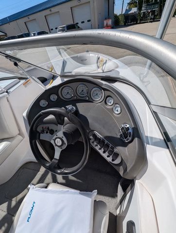 2004 Moomba Outback - 7