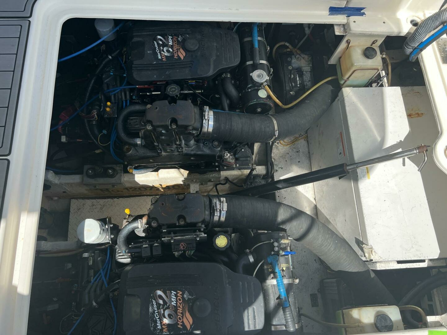 2007 Cruisers Yachts 340 Express - Image 33