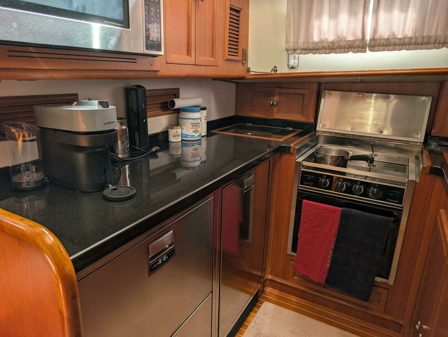 2006 Grand Banks — - Image 31