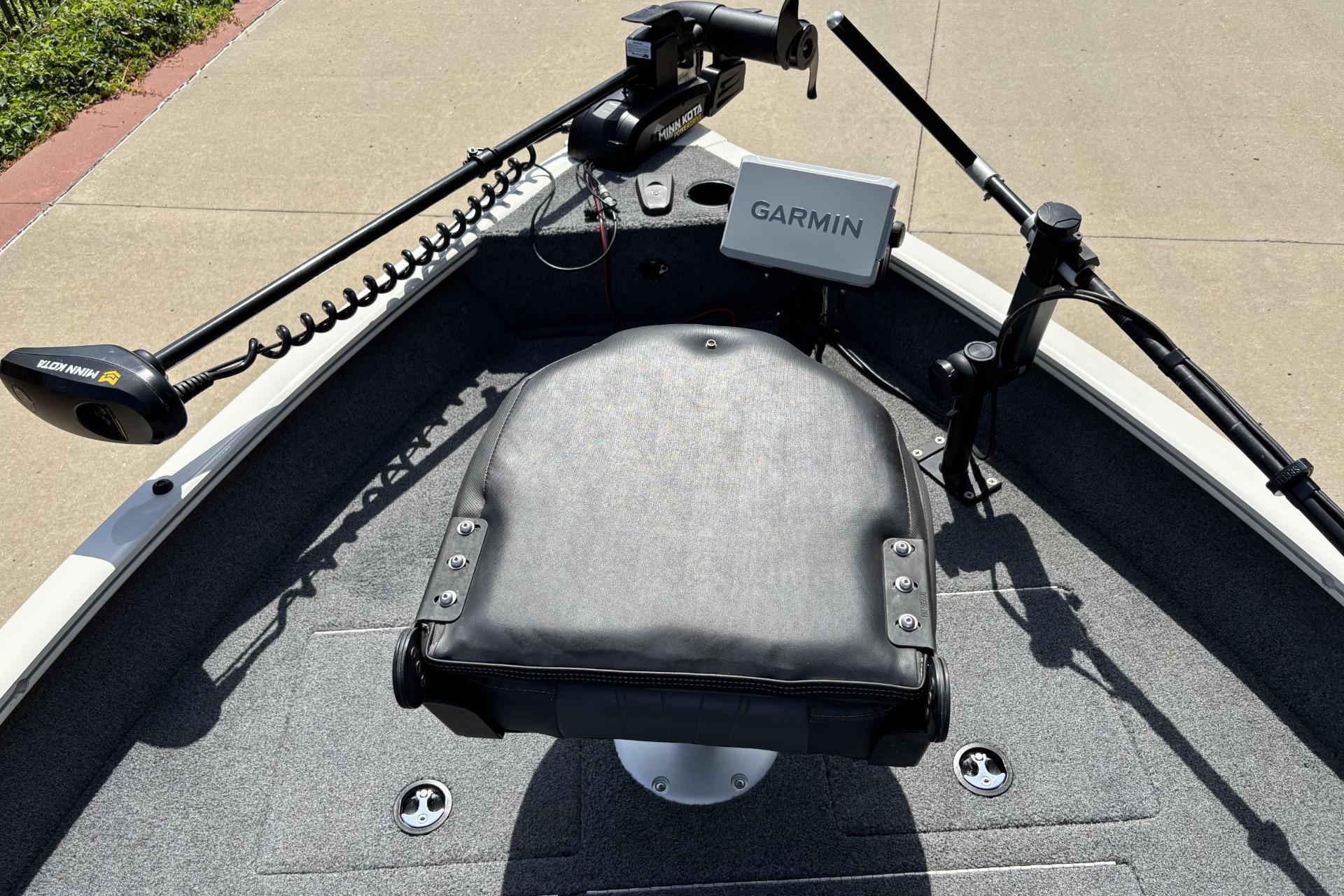 2022 Tracker Pro Guide V-16 SC boat with Garmin and Minn Kota equipment.
