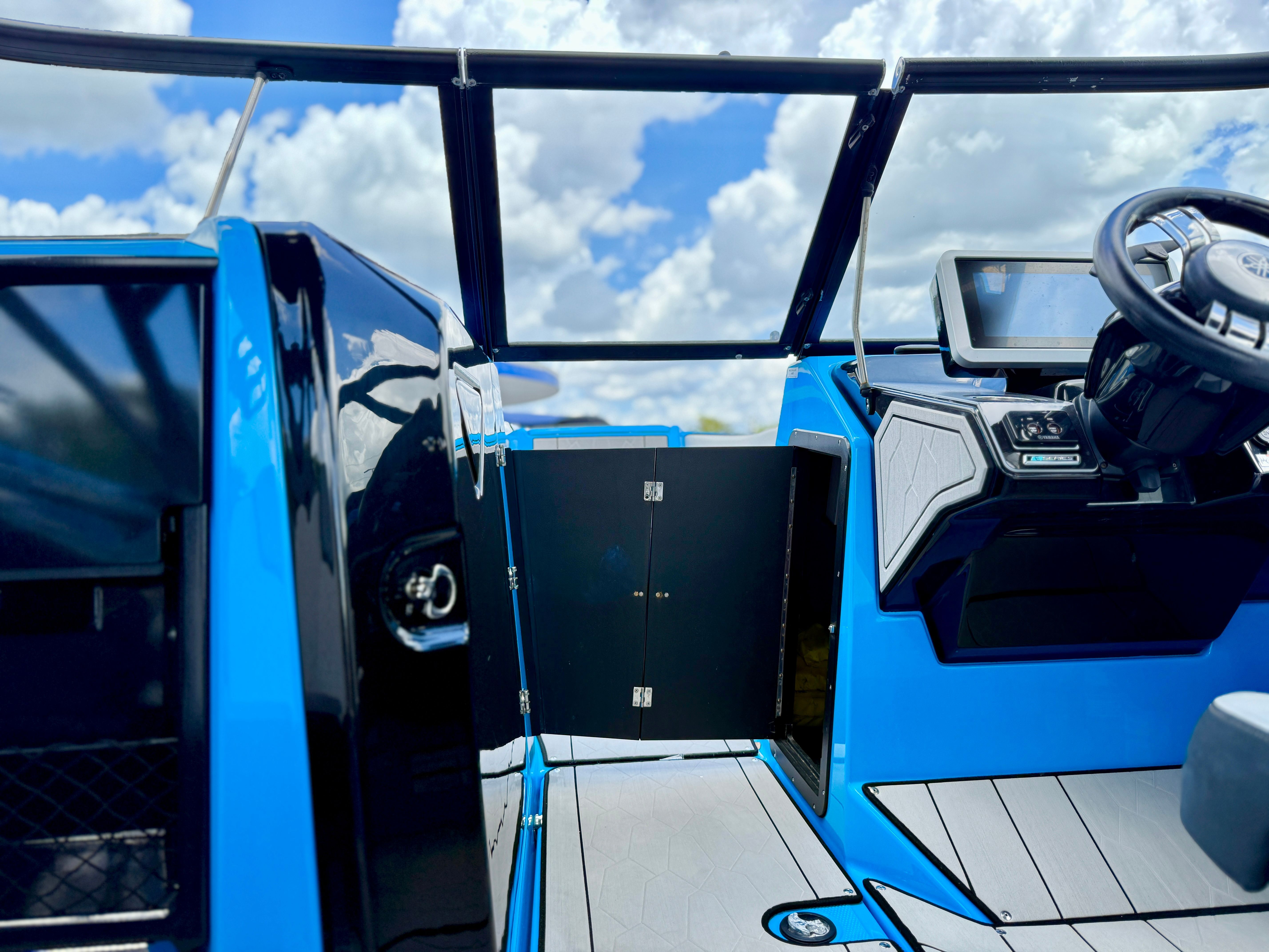2021 YAMAHA 255 XD - Image 32