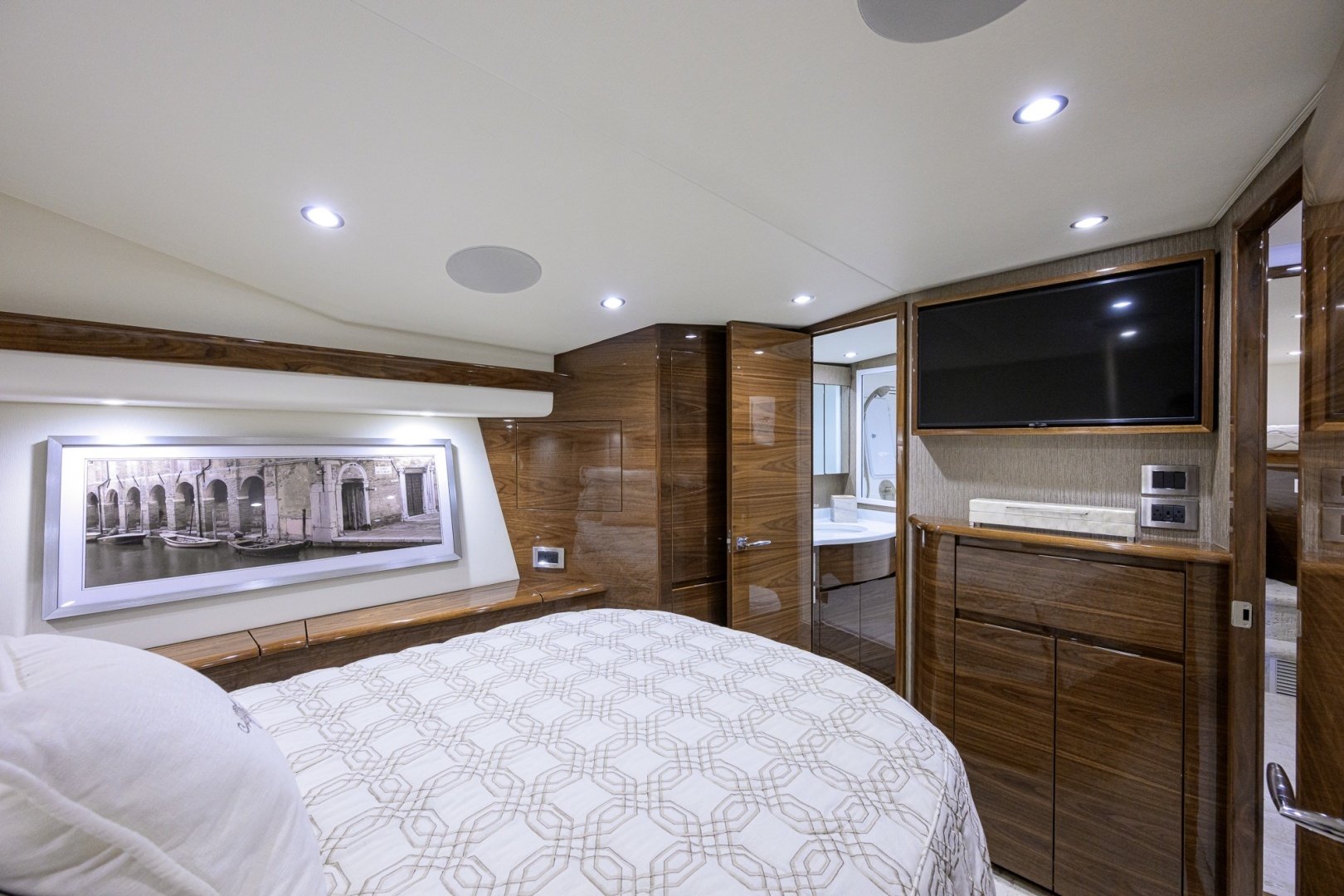 2024 Viking 54 Convertible - Image 13