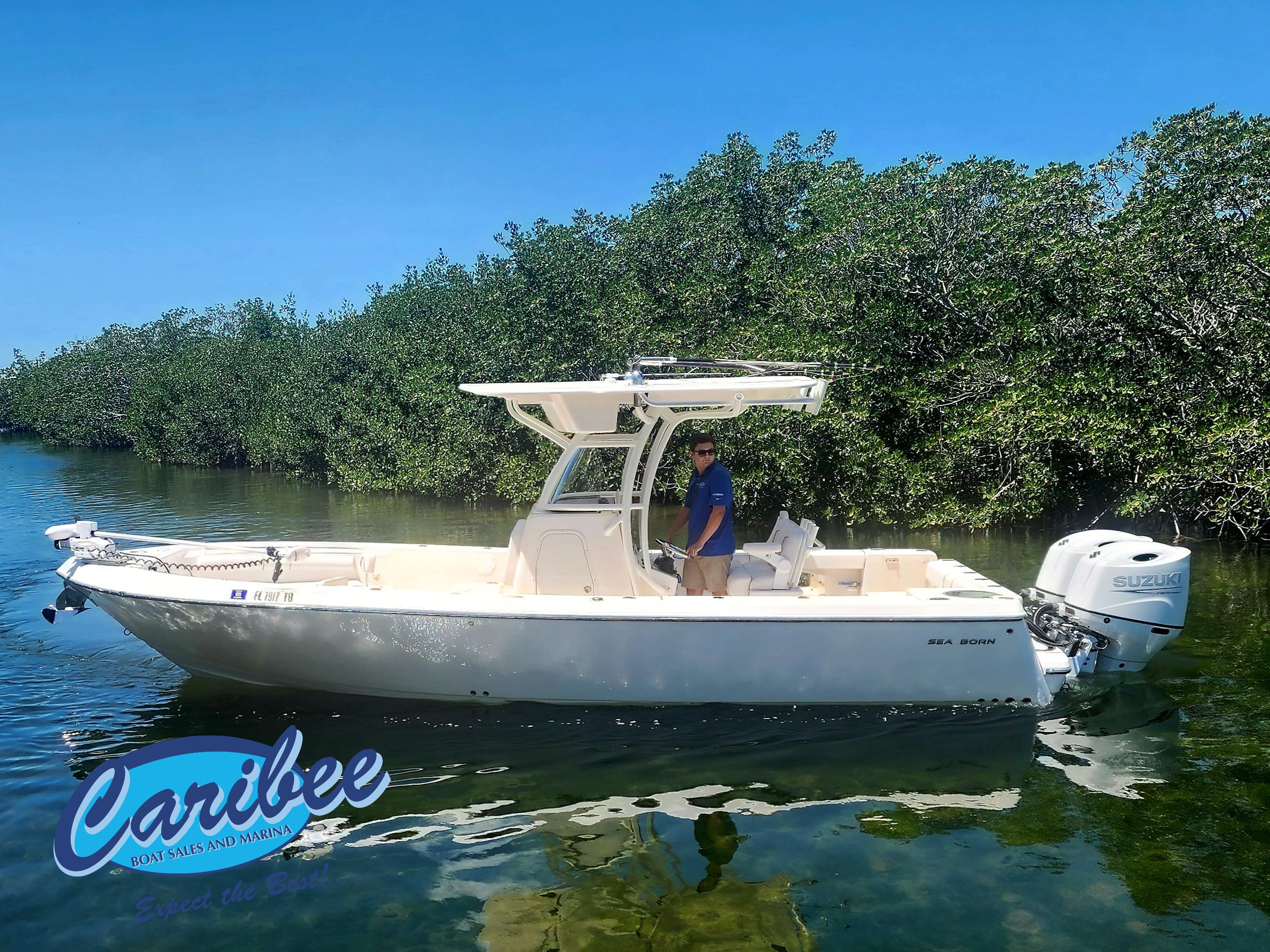 2022 Sea Born LX26 Center Console