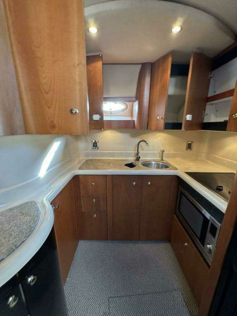 2001 Cruisers 4270 - Image 45