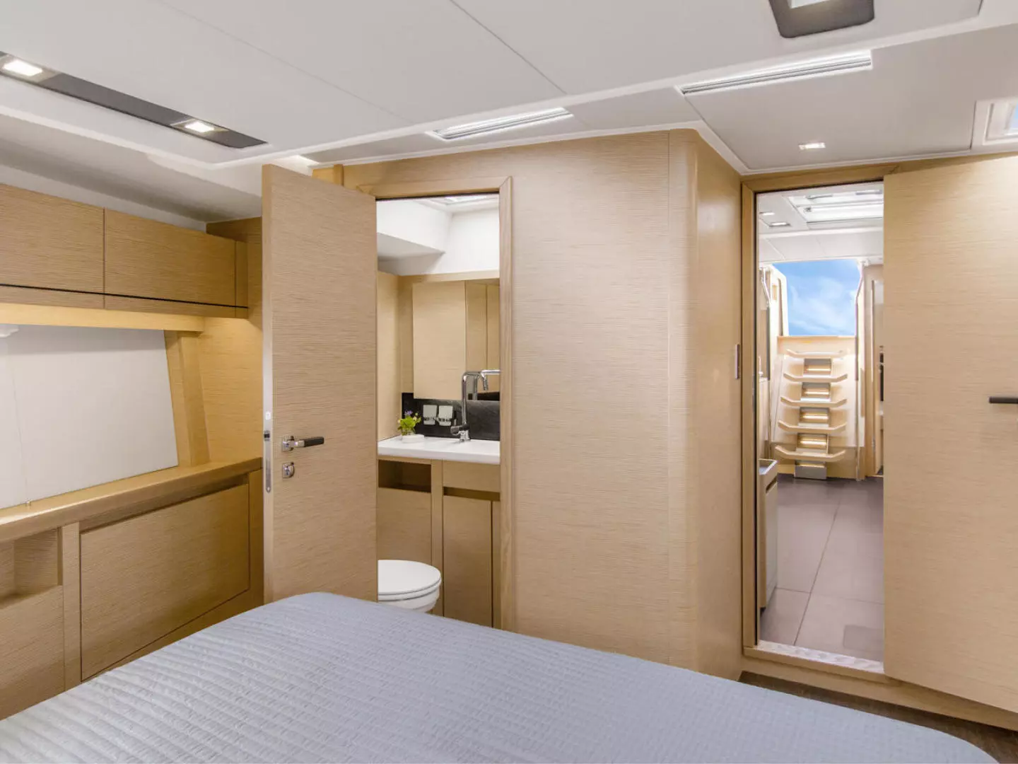 2025 Hanse 548 - Image 13