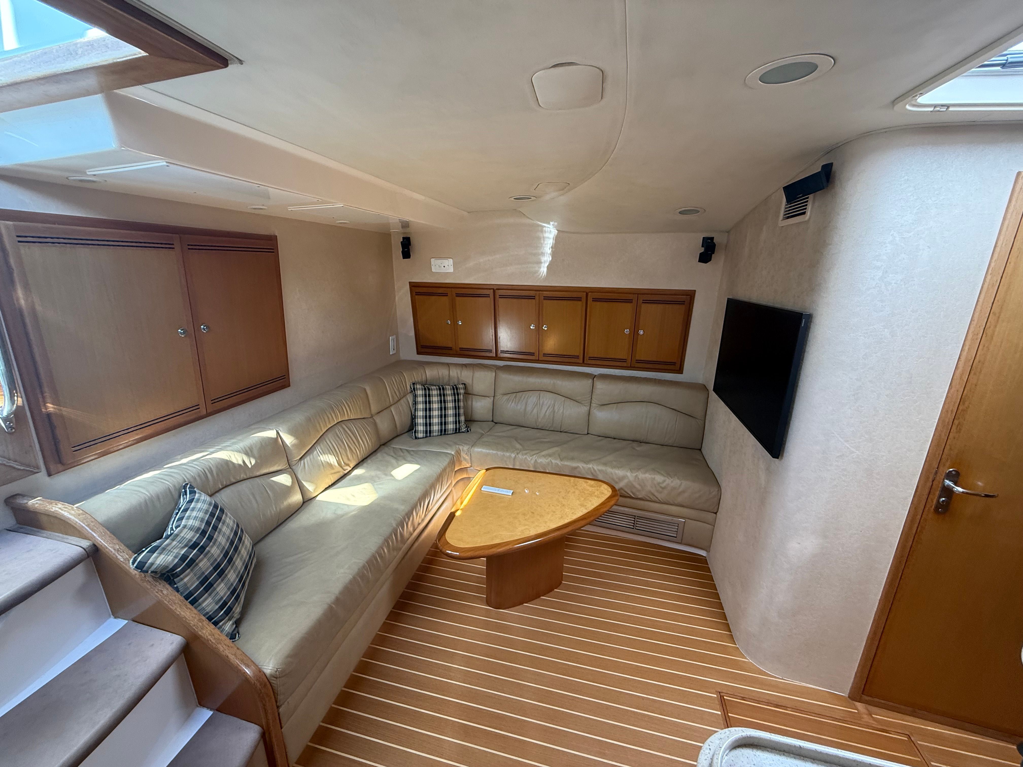 2007 Cabo 45 Express - 9