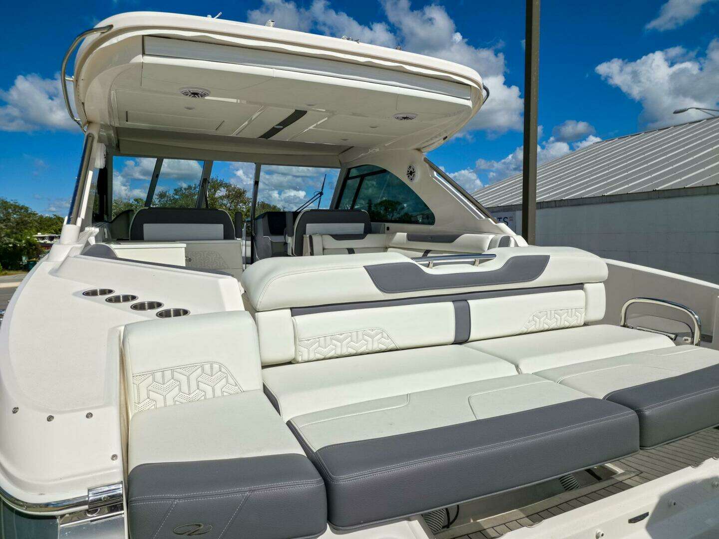 2025 Regal LX36 - Image 9