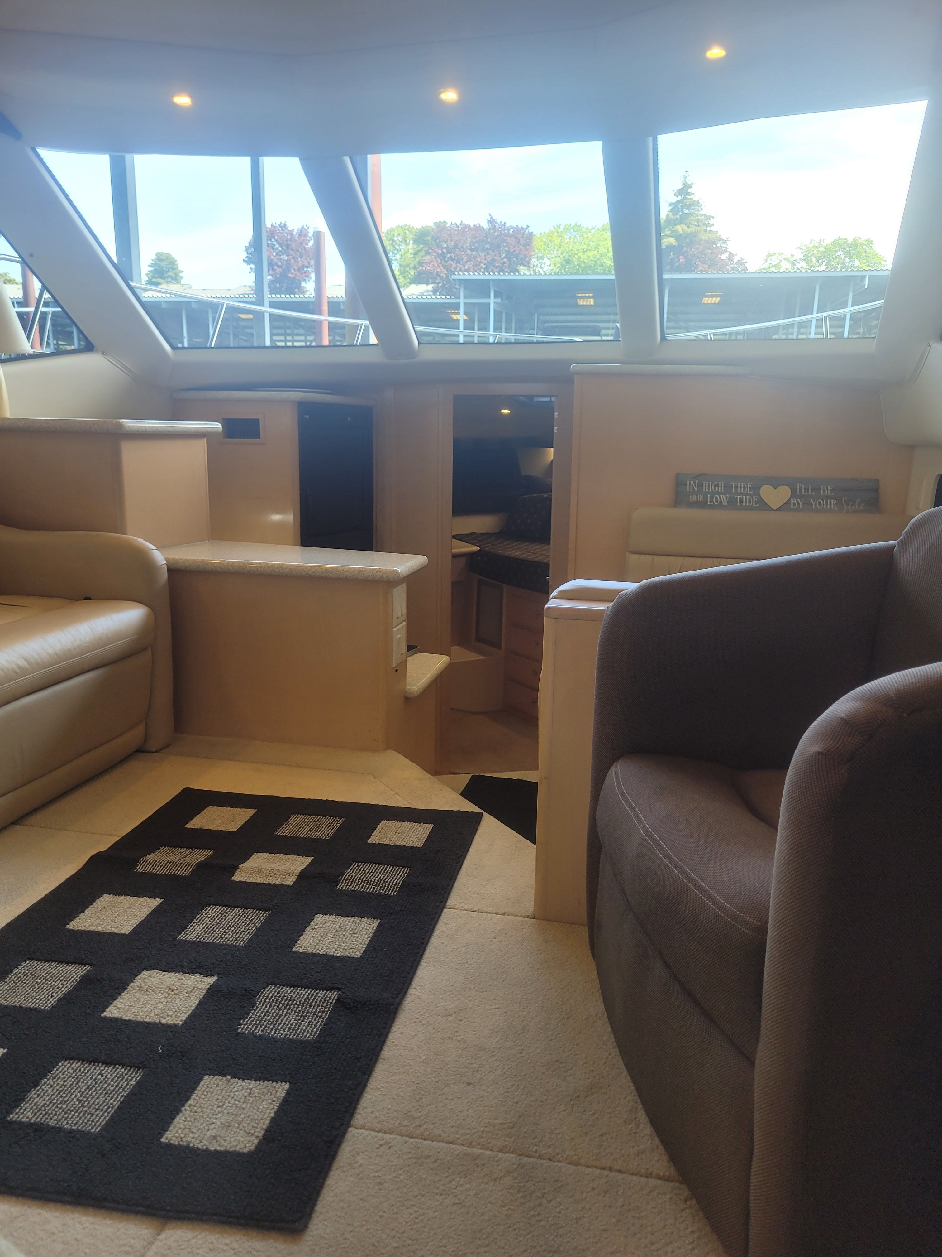 2000 Carver 356 Aft Cabin Motor Yacht - 10