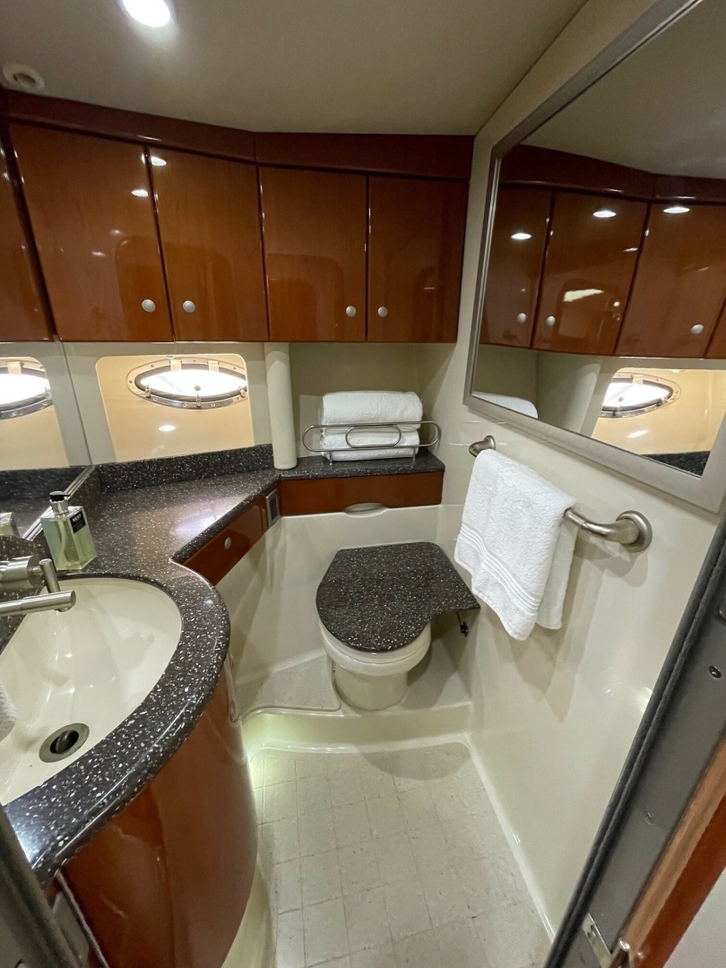 2008 Formula 45 Yacht - Image 29