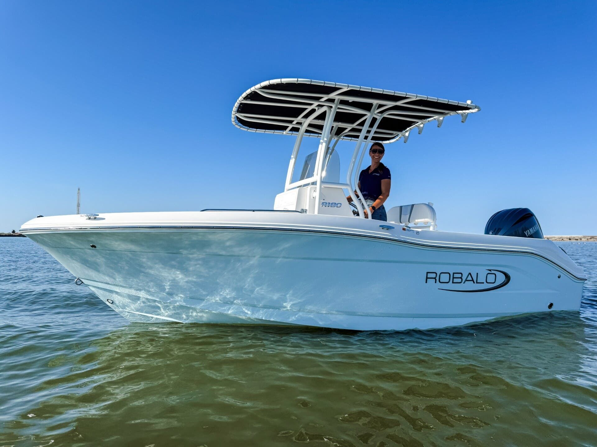 2025 Robalo Center Console R180 - 3