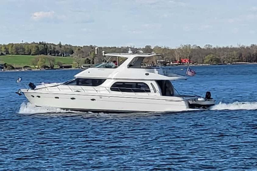 2005 Carver 560 Voyager