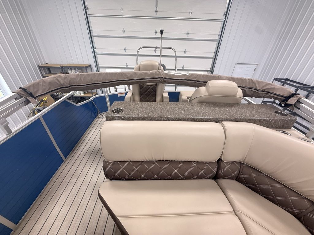 2024 SunCatcher Elite 326 SE - 25
