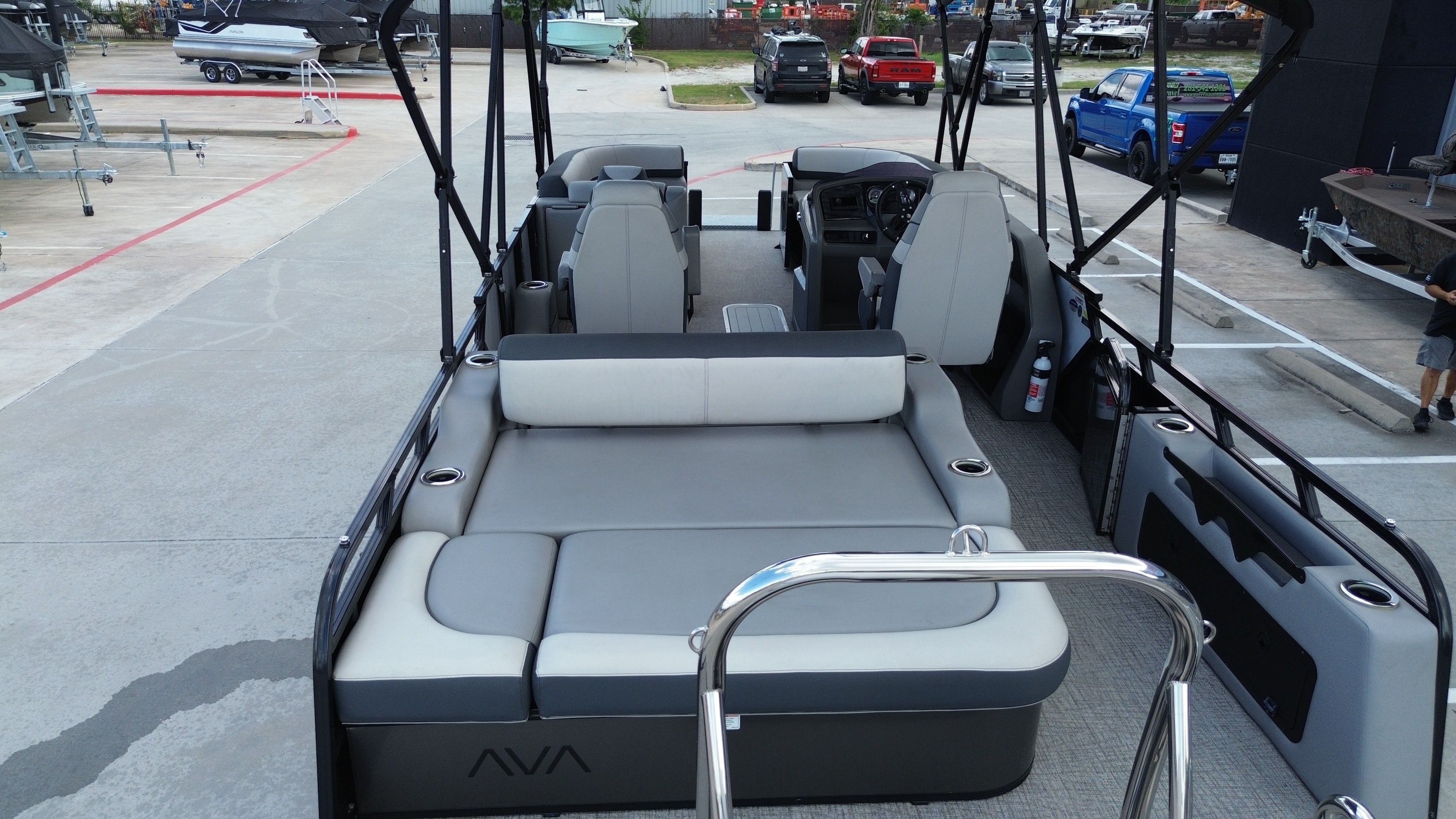 2025 Avalon LSZ Versatile Rear Bench - 23' - 22
