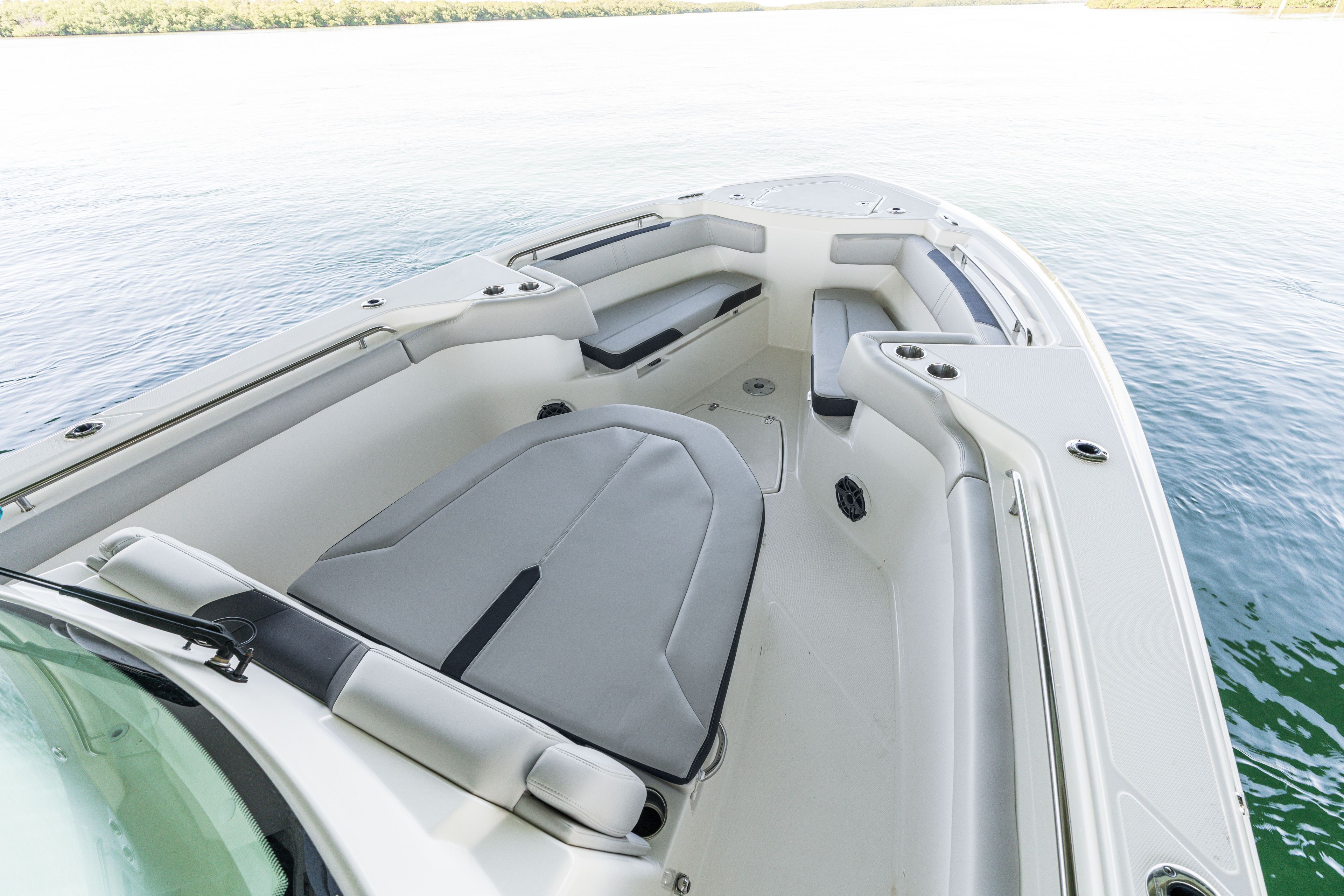 2026 Boston Whaler 330 Outrage - 14