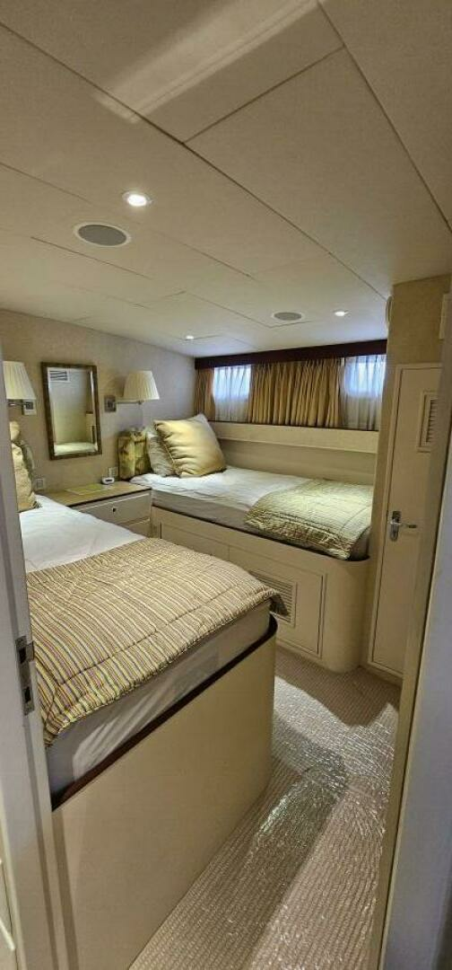 1969 Derecktor Hunt Motor Yacht - Image 17