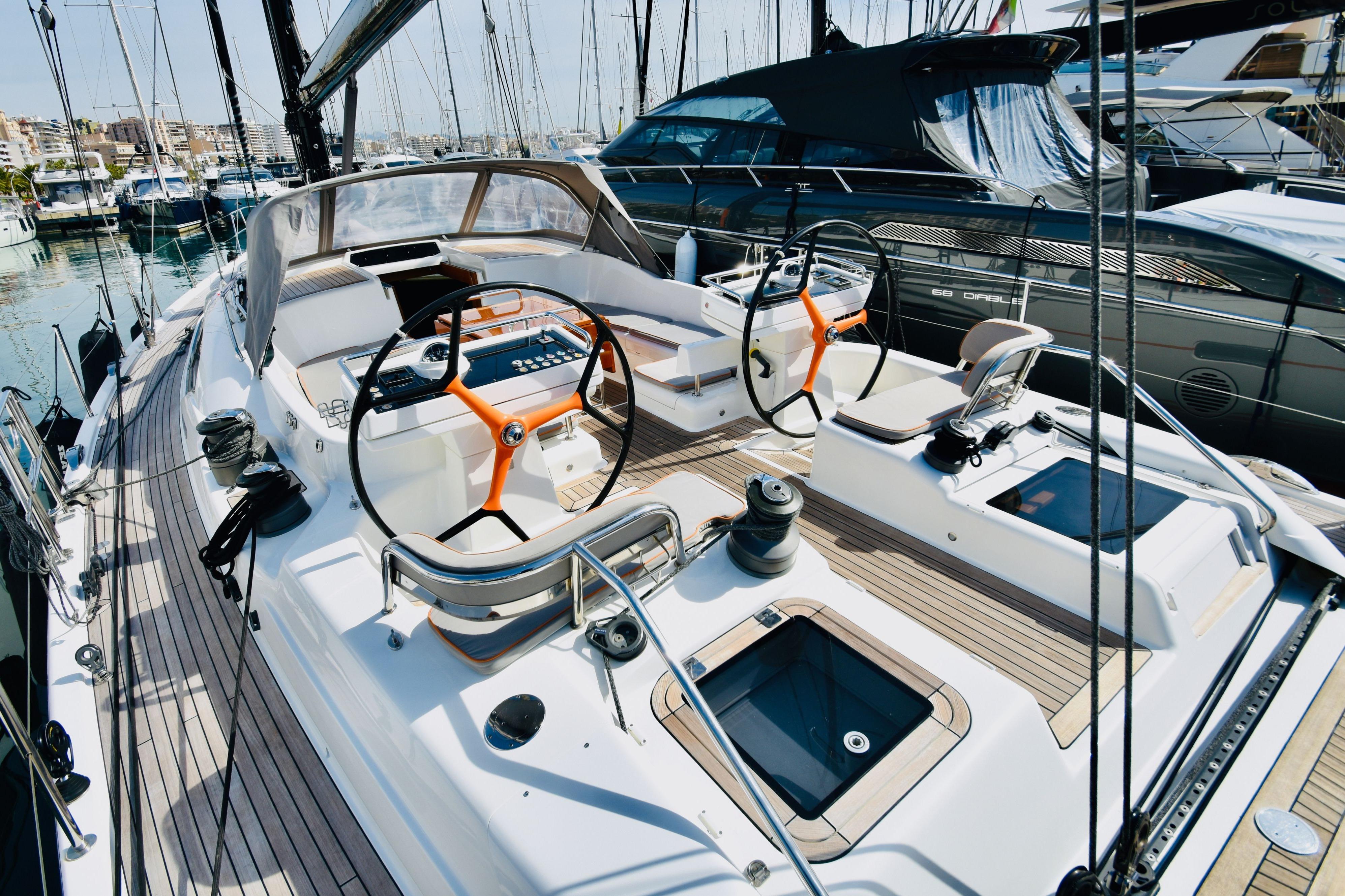2009 Oyster 655