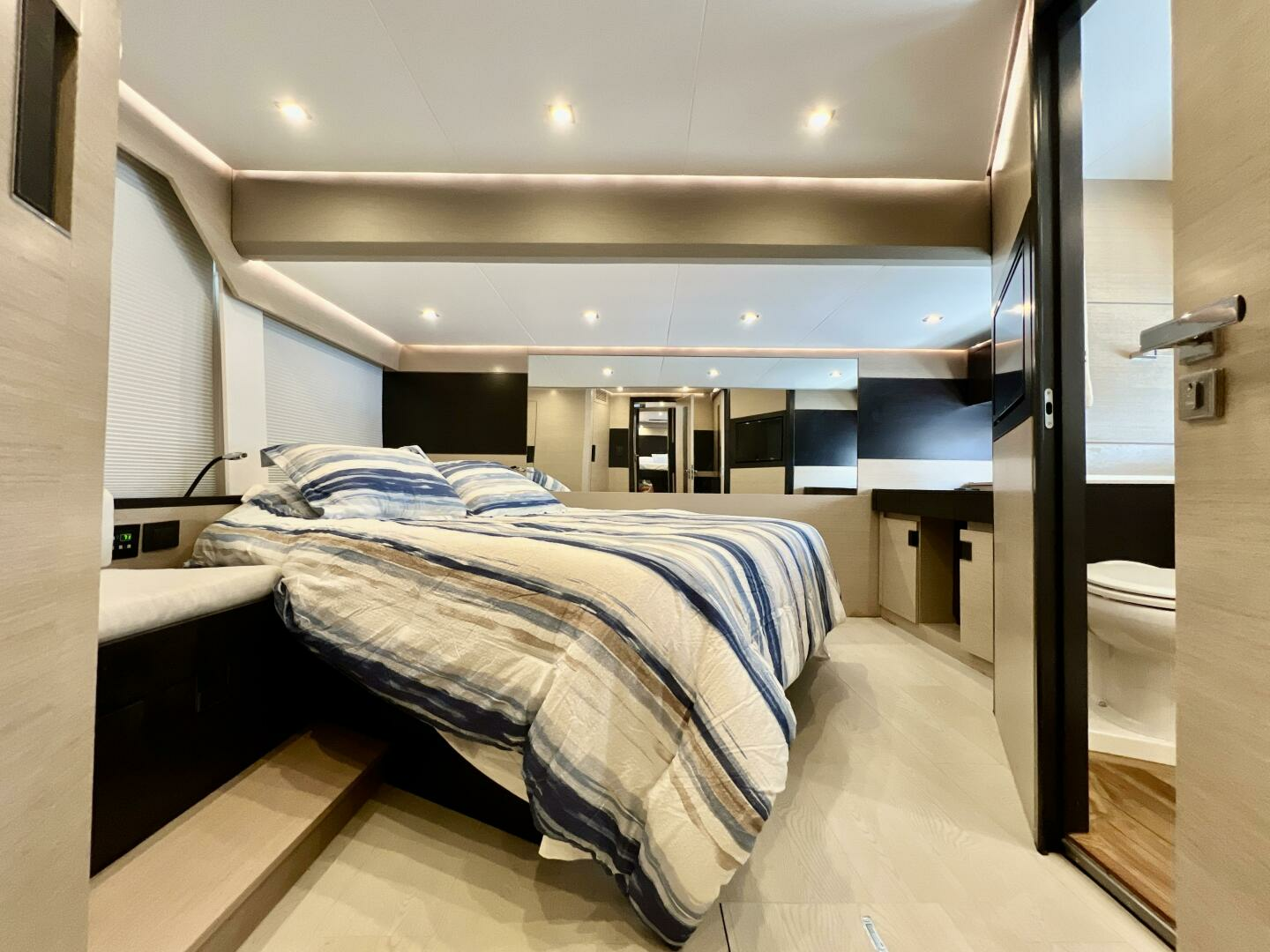 2022 Okean Flybridge 50 - Image 16
