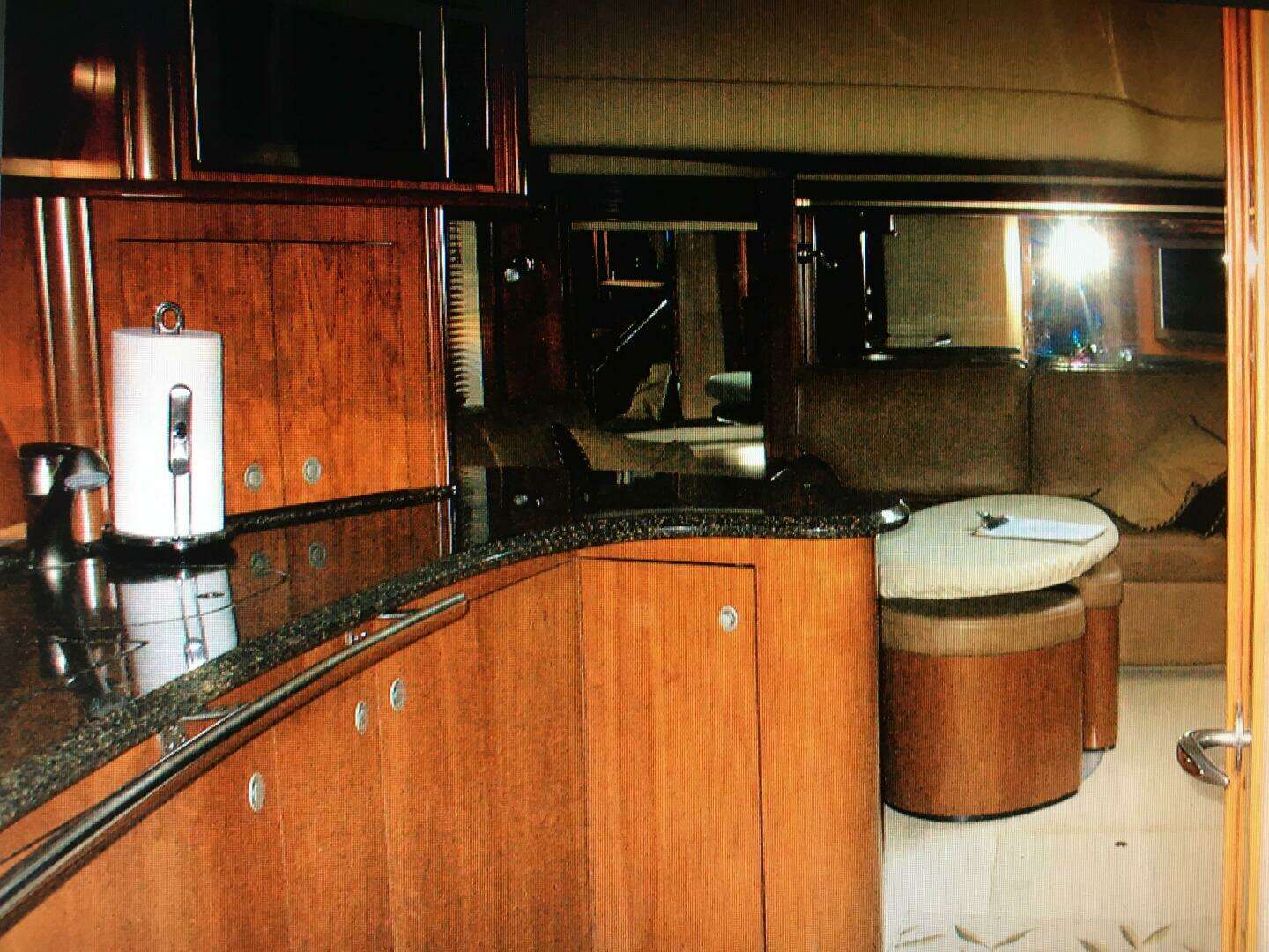 2005 Sea Ray 500 Sundancer - Image 28