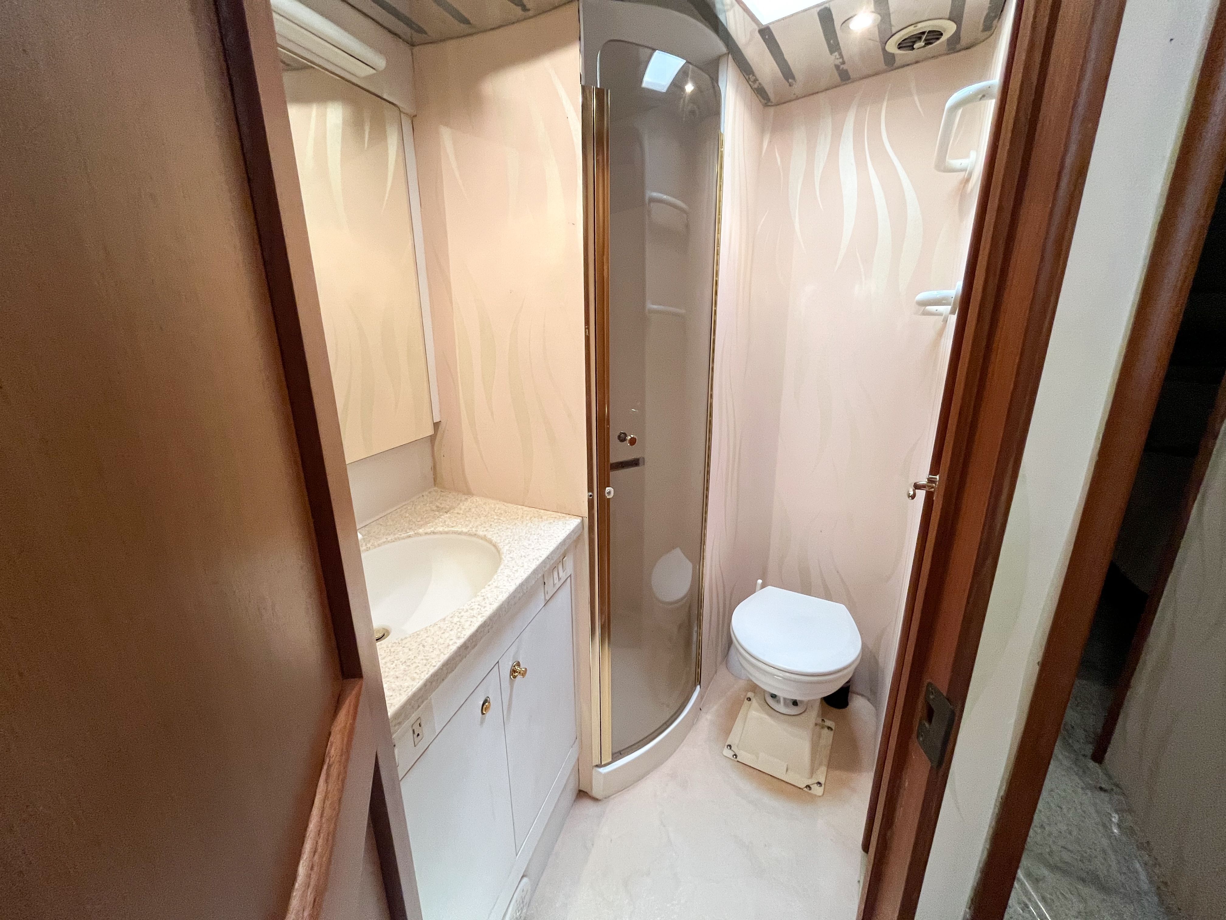 2002 Ocean Yachts 48 Super Sport - 40