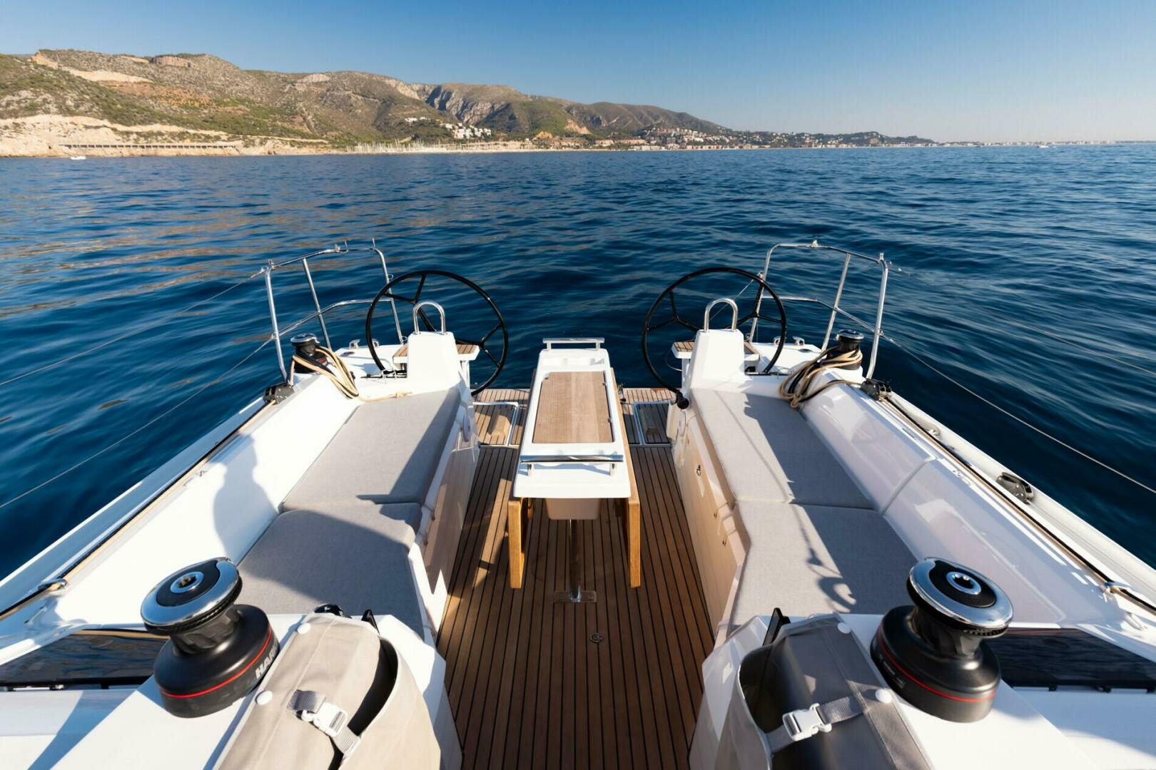 2025 Beneteau Oceanis 34.1 - Image 10