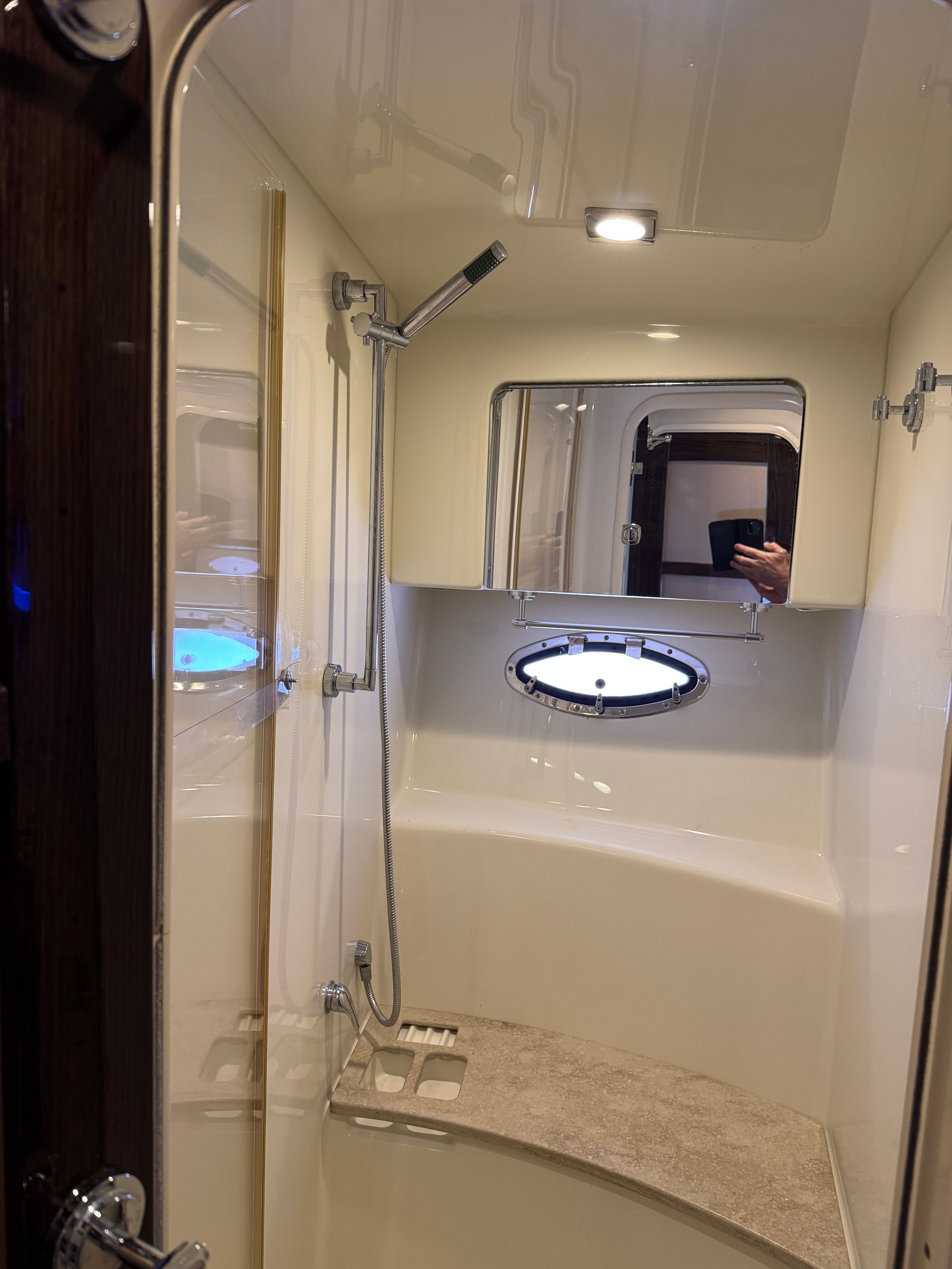 2015 Formula 45 Yacht - 30