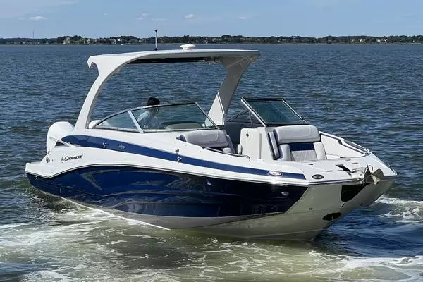 2022 Crownline E305 XS