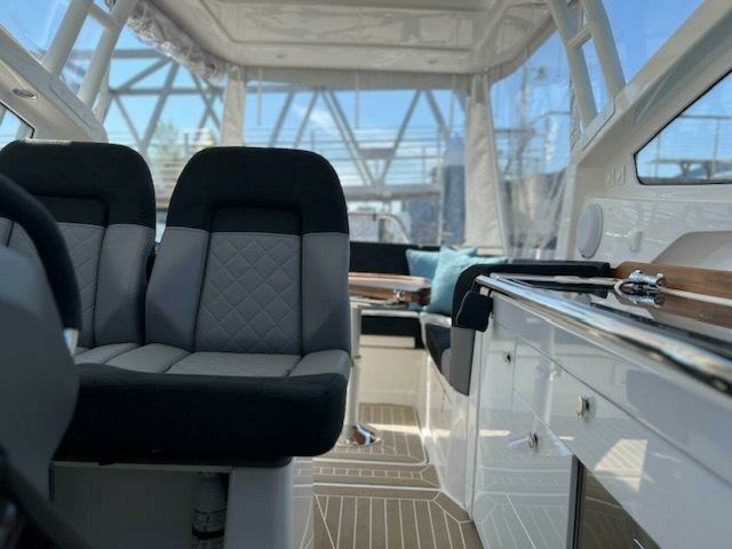 2023 Nimbus W9 - Image 7