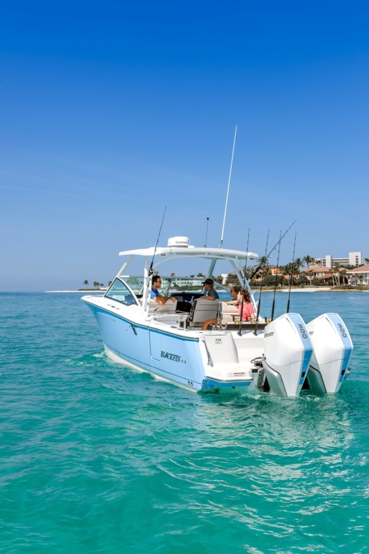 2027 Blackfin 302 DC - Image 3