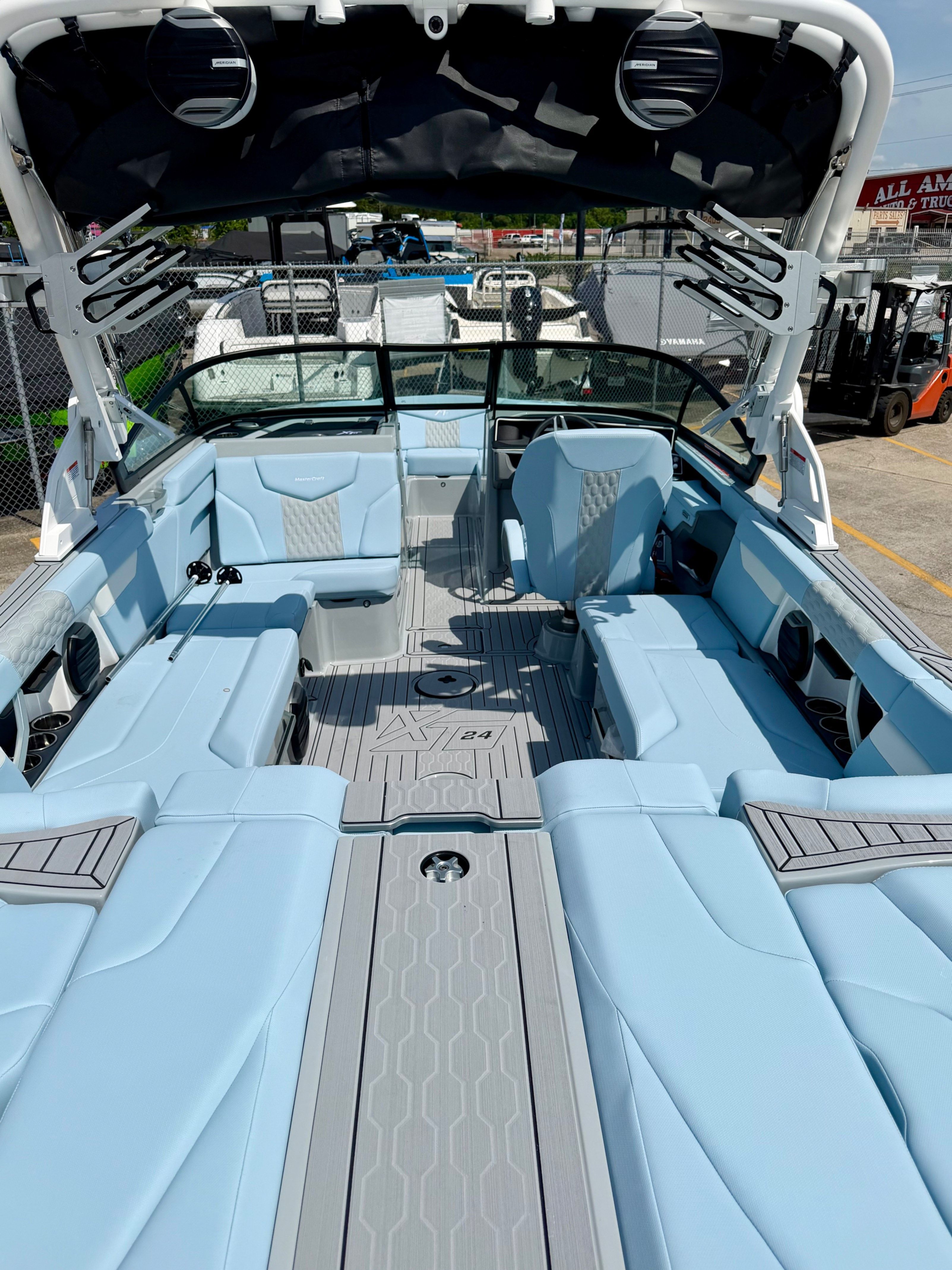 2026 MasterCraft XT24 - 14