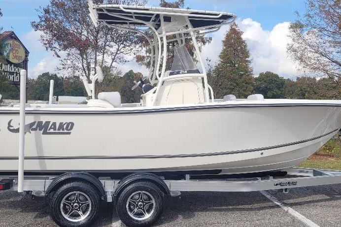 2026 Mako 214 Center Console
