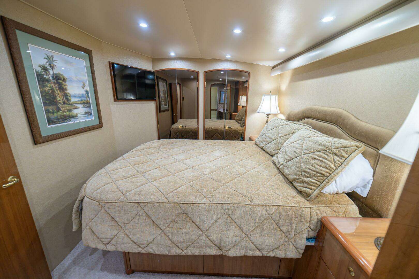 2006 Viking 56 Convertible - Image 61