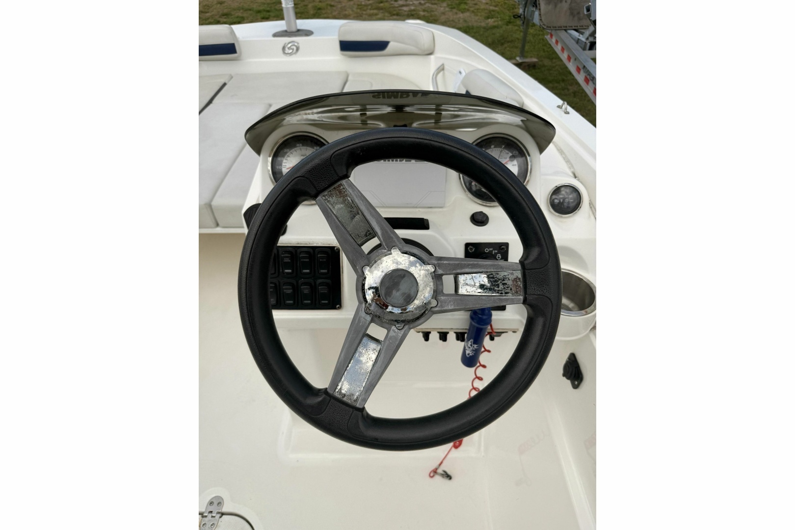 2020 Hurricane SunDeck Sport 185 OB - Image 13
